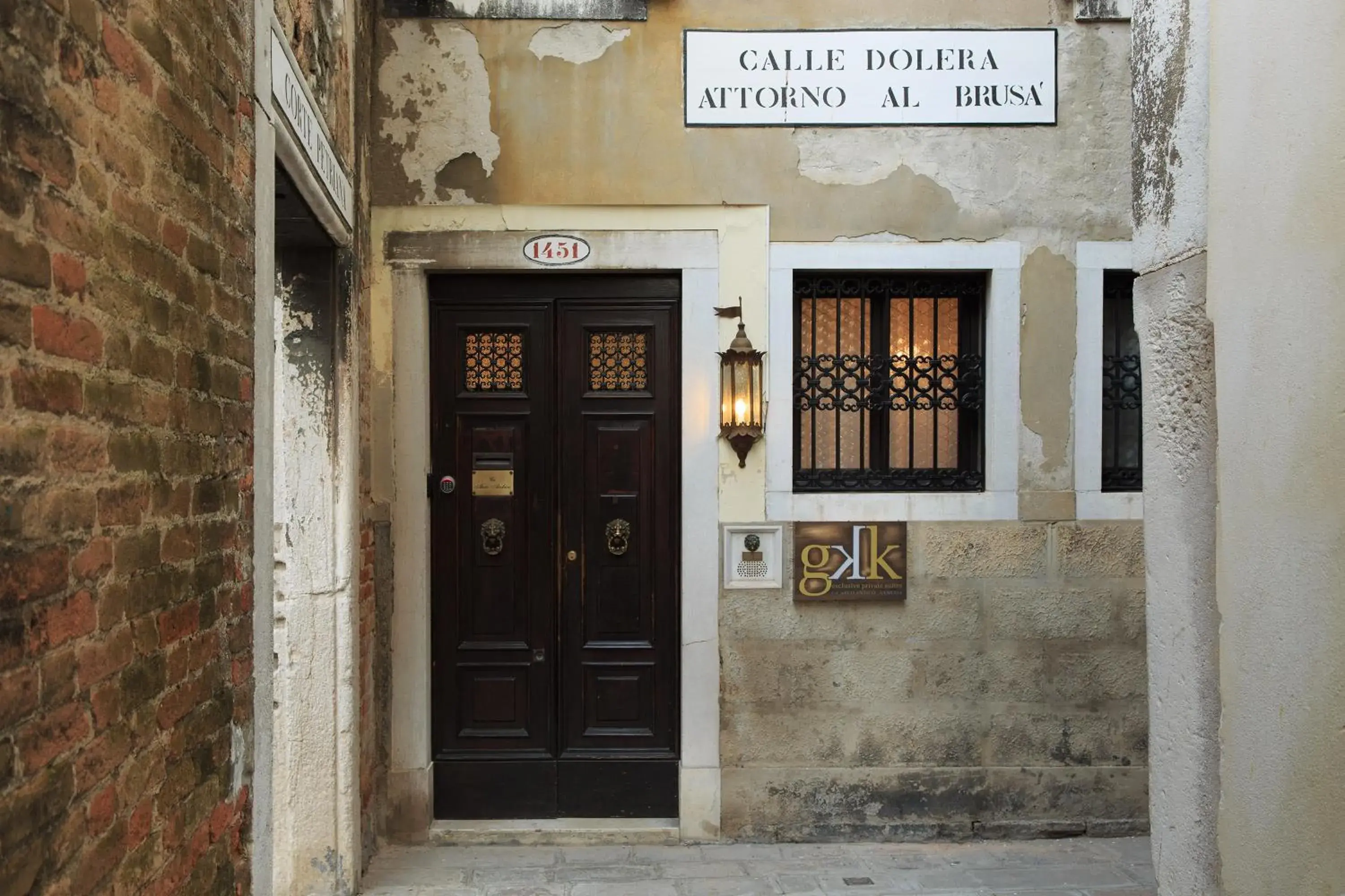 Facade/entrance in GKK Exclusive Private suite Venezia Facade/entrance in GKK Exclusive Private suite Venezia