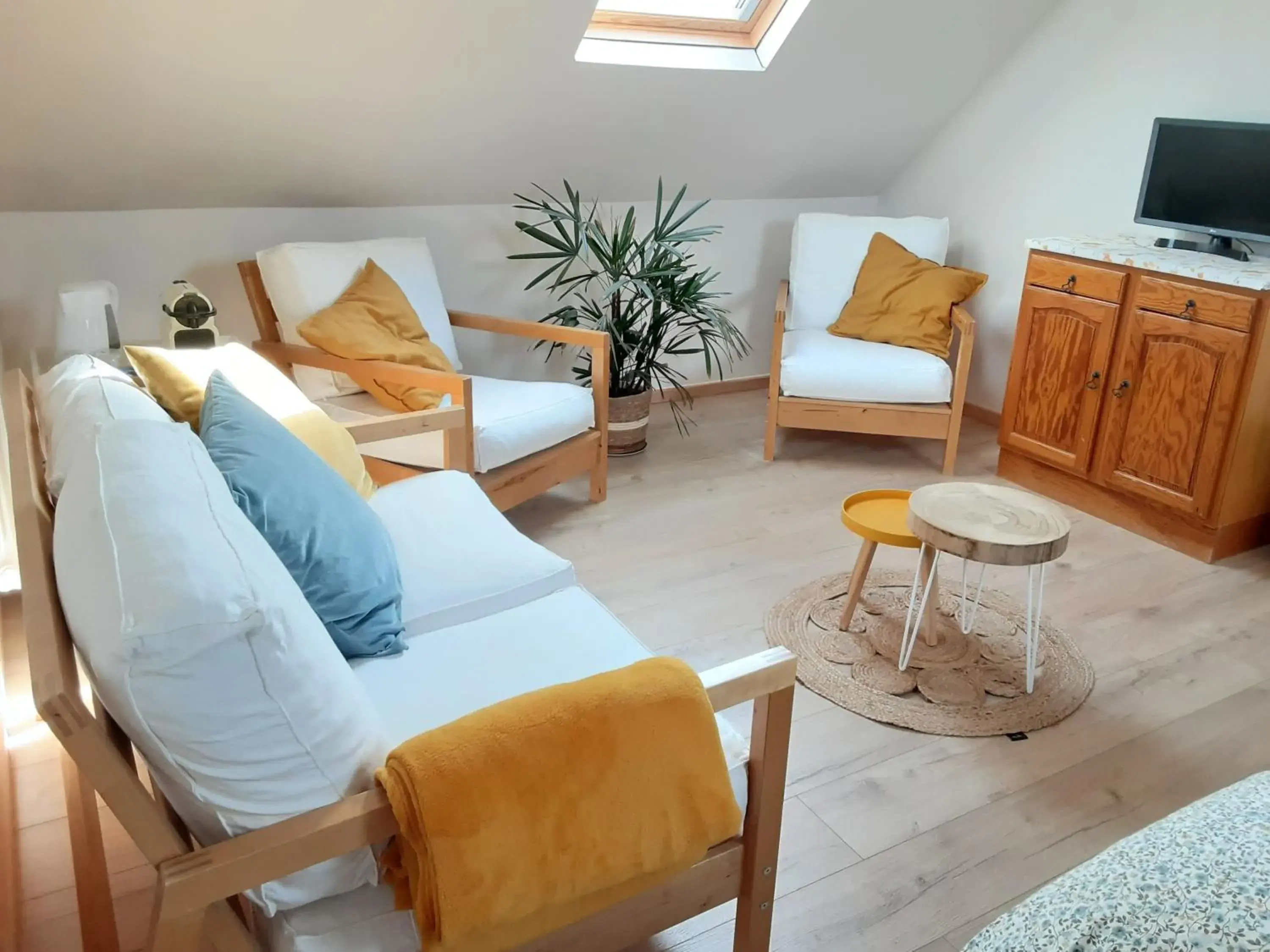 Family Room with Private Bathroom in Champ Du Bois Family Room with Private Bathroom in Champ Du Bois