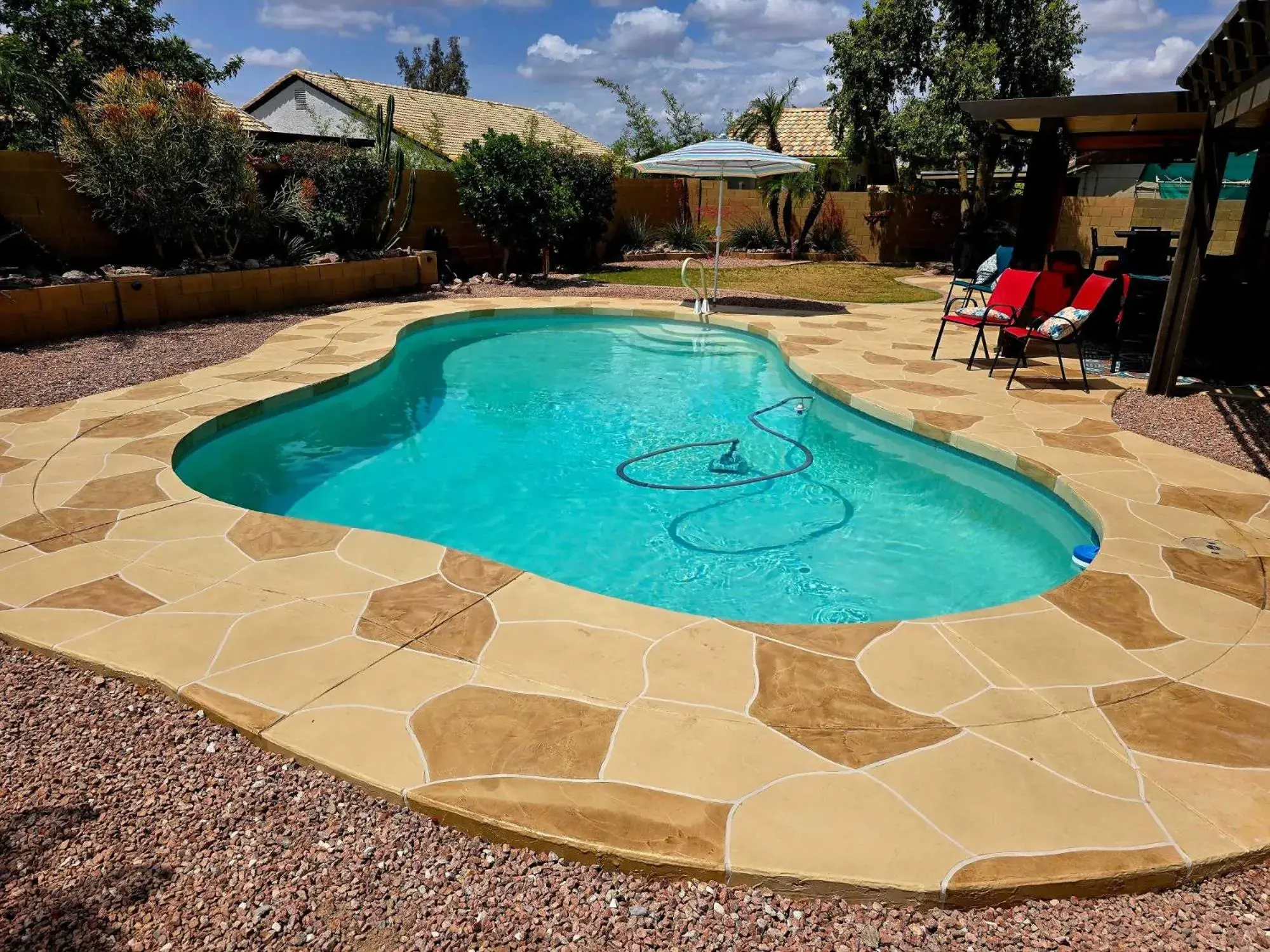 Cozy home with pool, fire table, BBQ, RV parking Cozy home with pool, fire table, BBQ, RV parking