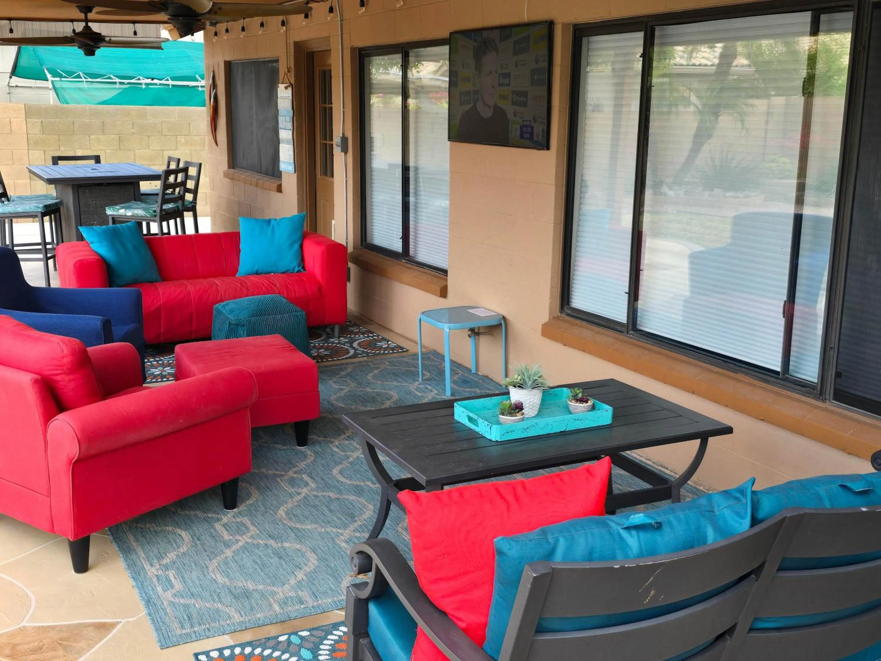 Cozy home with pool, fire table, BBQ, RV parking