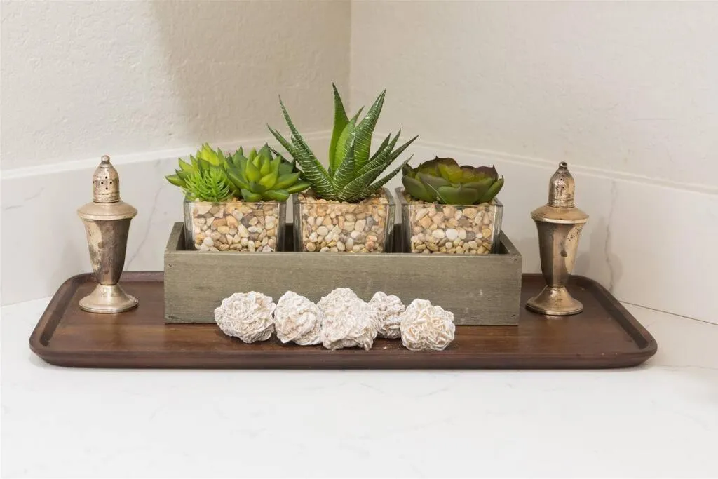 Cozy home with pool, fire table, BBQ, RV parking