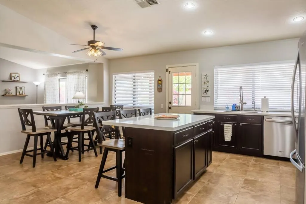 Cozy home with pool, fire table, BBQ, RV parking