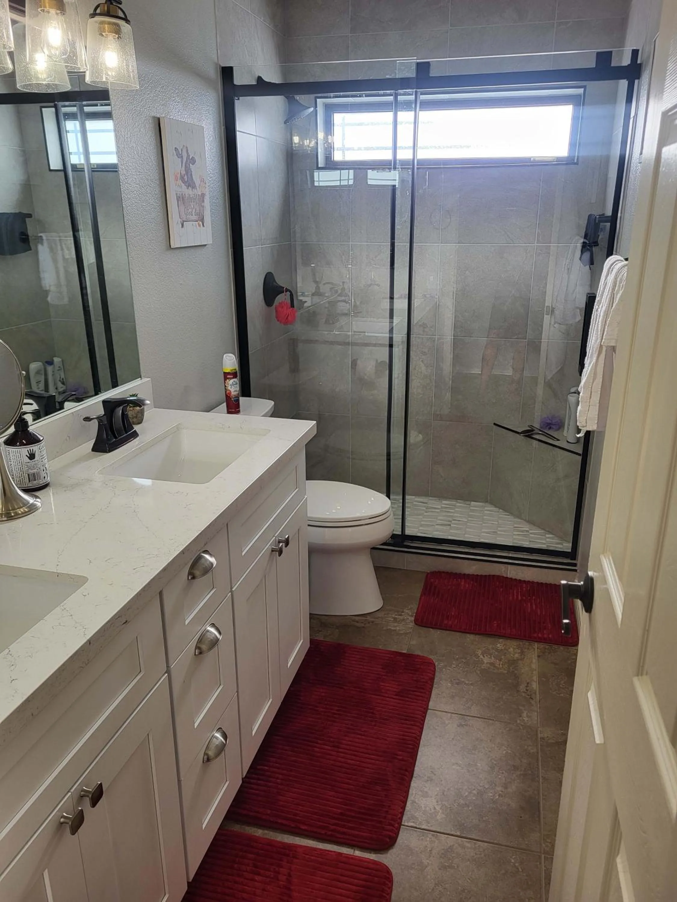 Cozy home with pool, fire table, BBQ, RV parking