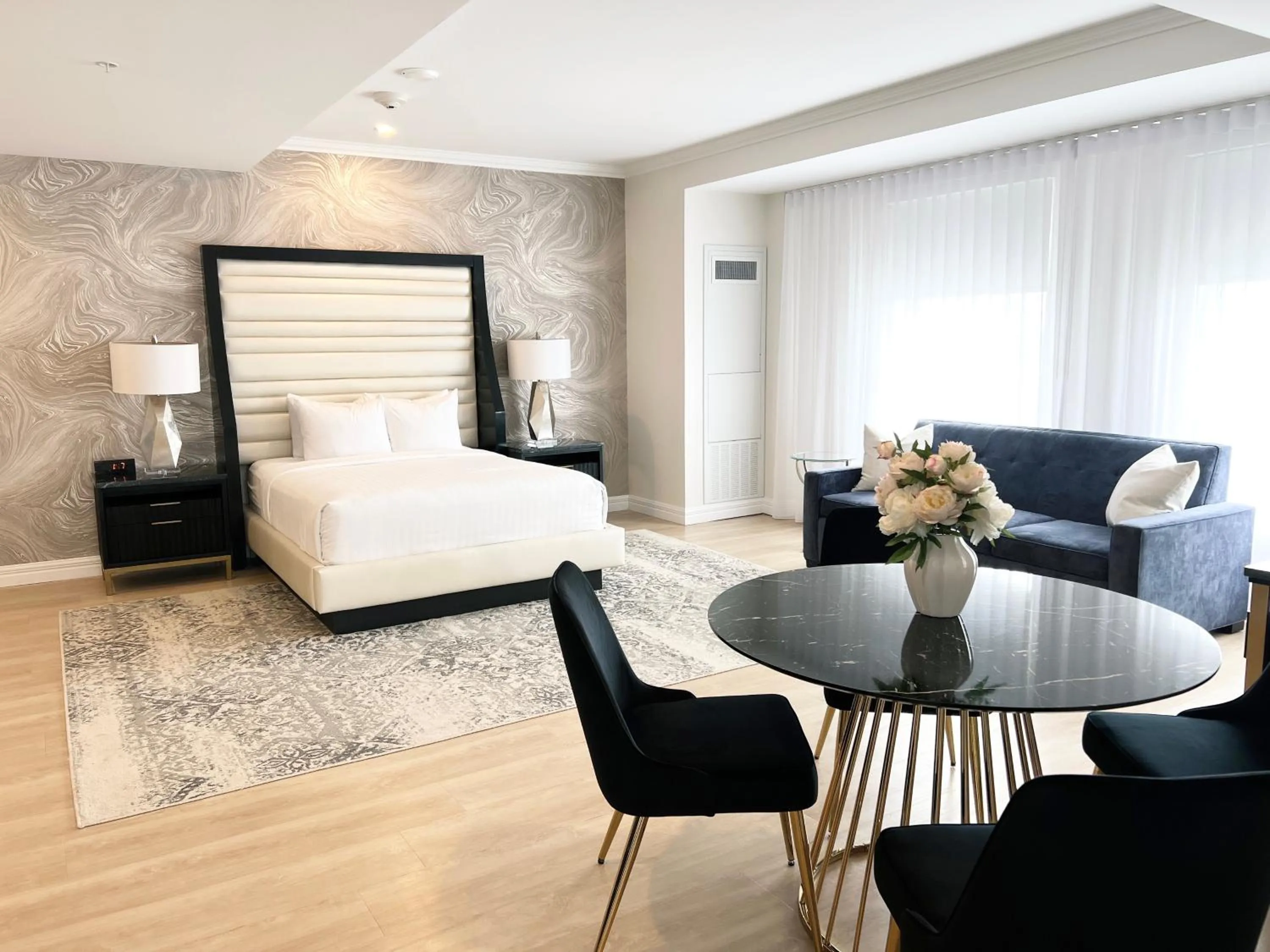 Bed in Halifax Tower Hotel & Conference Centre, an Ascend Collection Hotel