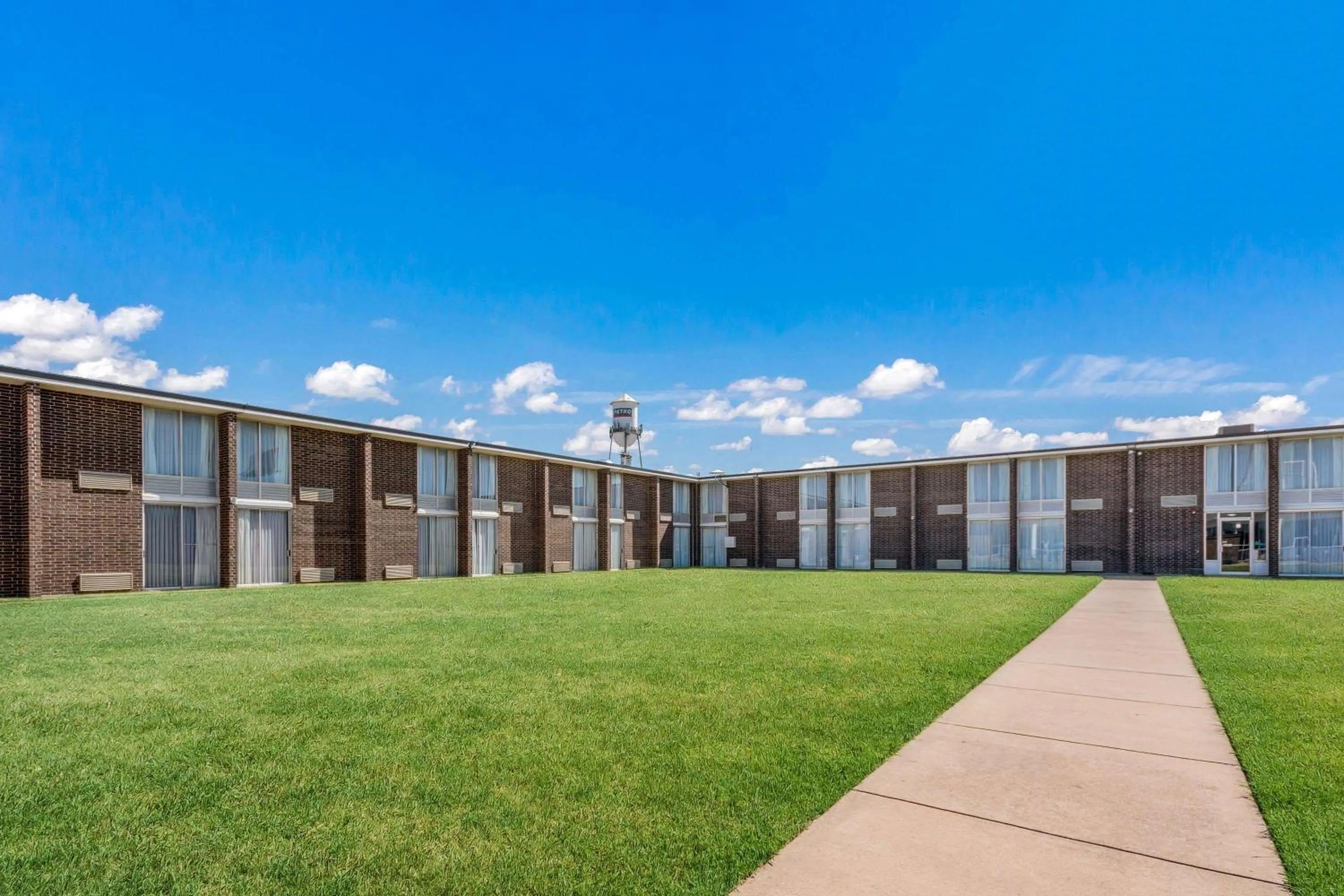 Property building in Baymont by Wyndham Oklahoma City Bricktown