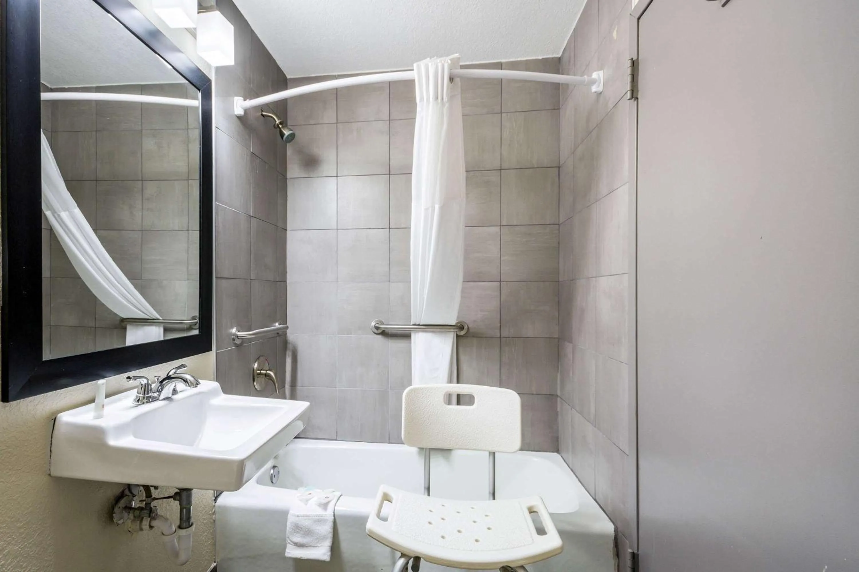 Bathroom in Baymont by Wyndham Oklahoma City Bricktown