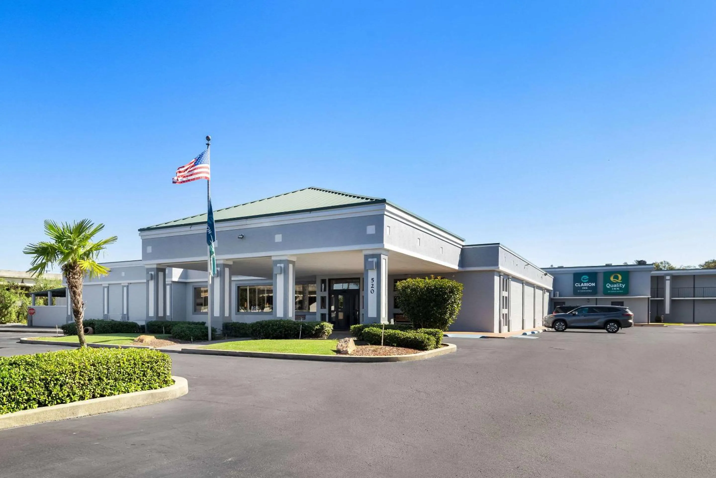 Property building in Quality Inn Morgan City