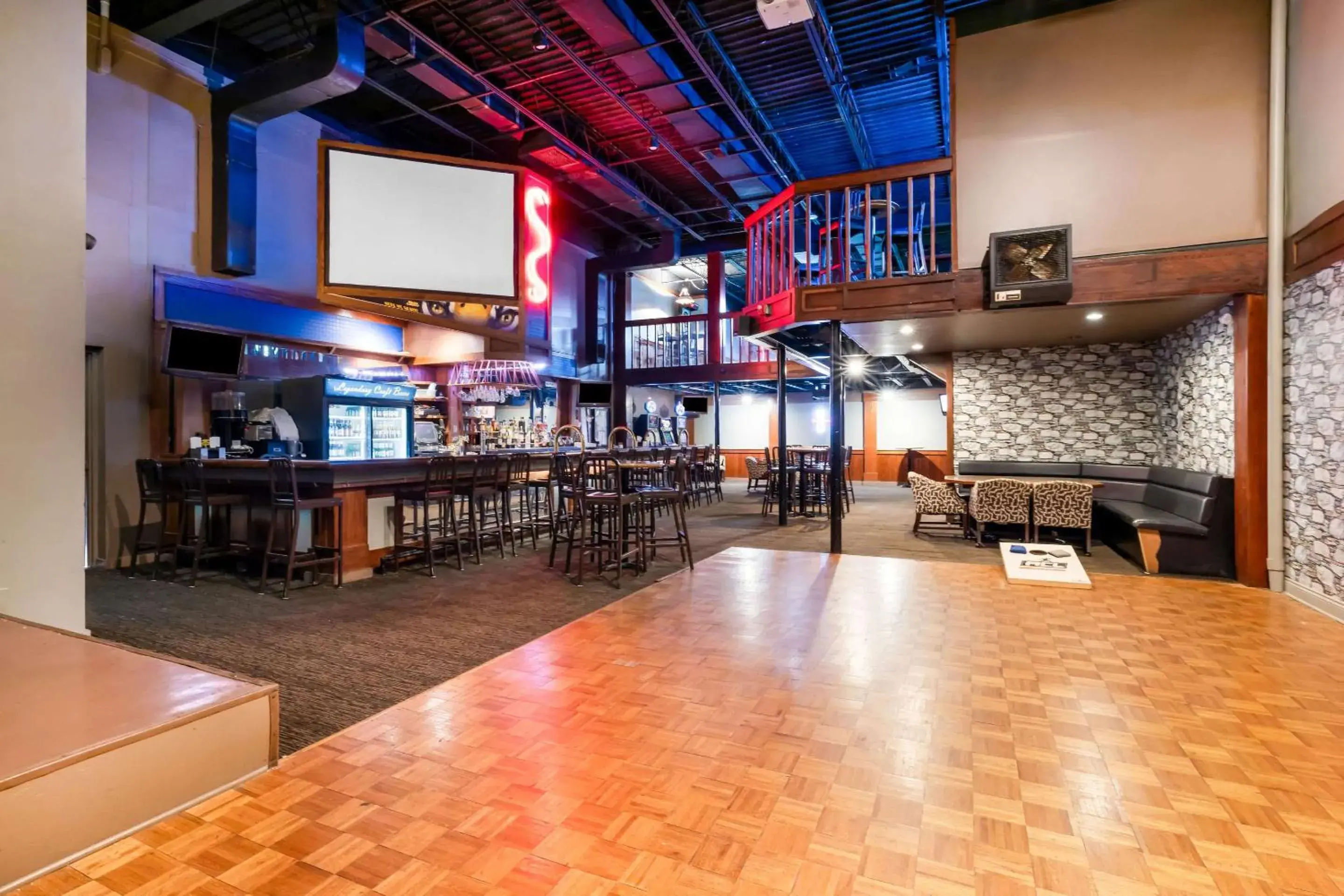 Lounge or bar in Quality Inn Morgan City Lounge or bar in Quality Inn Morgan City