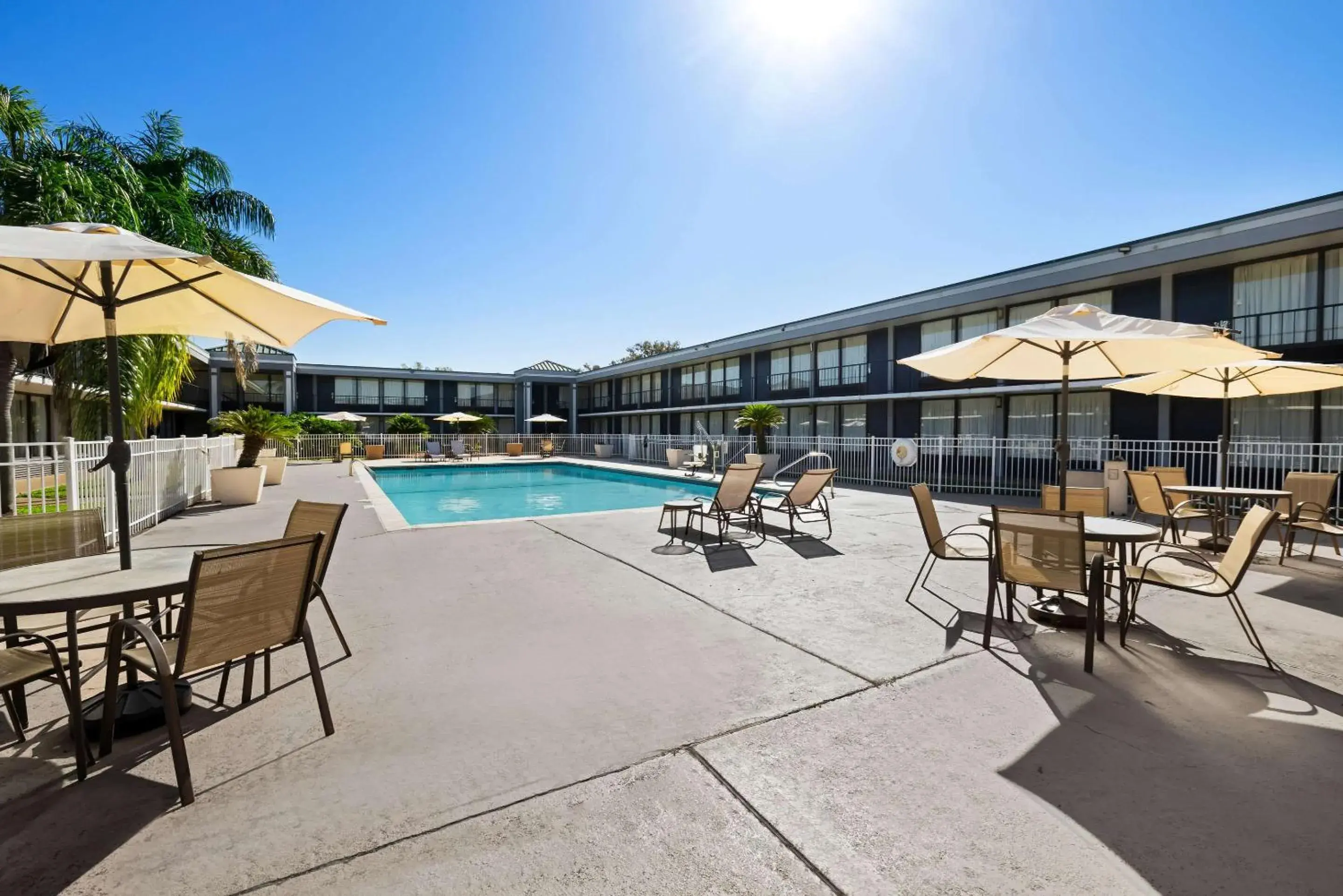 Swimming pool in Quality Inn Morgan City Swimming pool in Quality Inn Morgan City