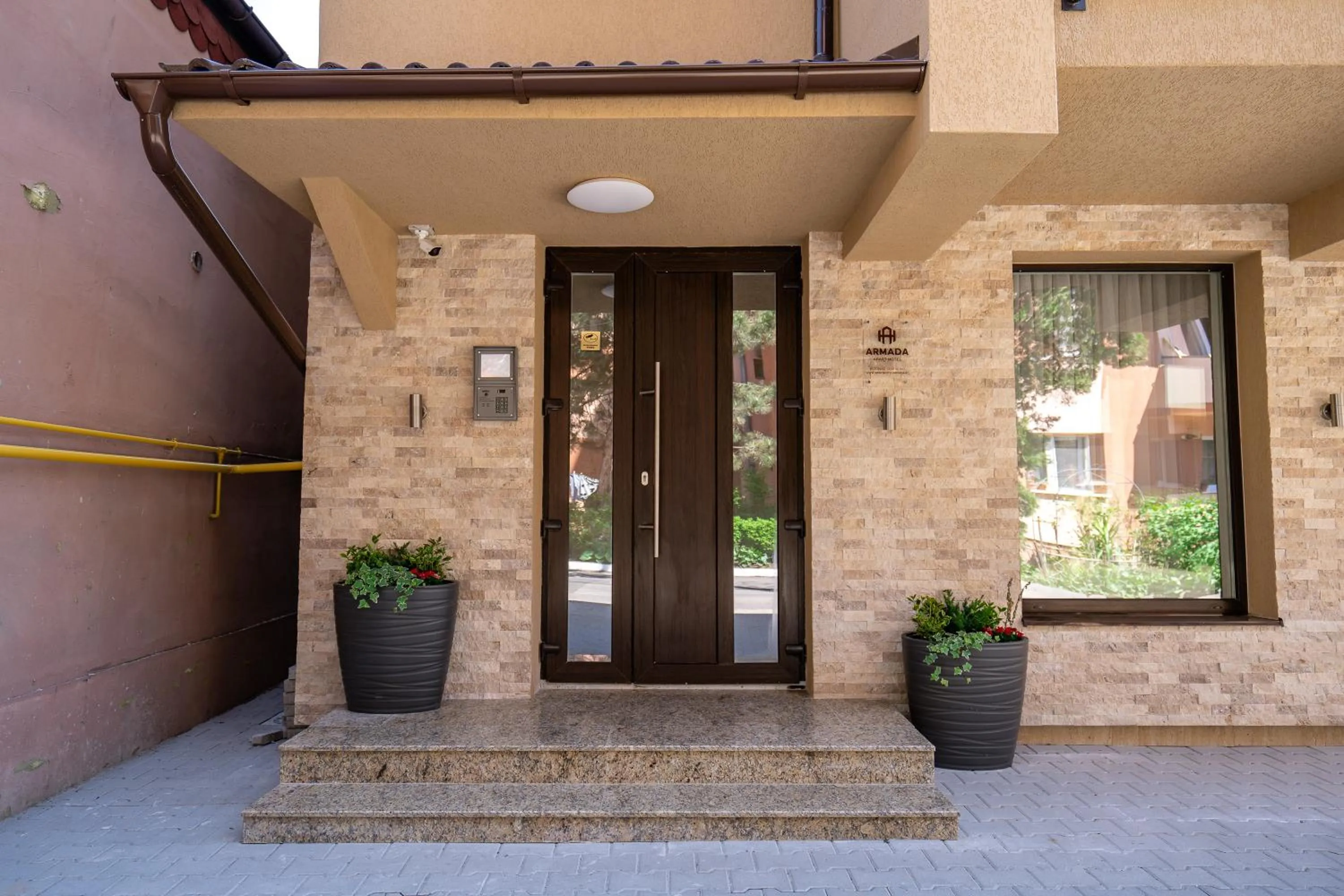 Facade/entrance in Armada Aparthotel