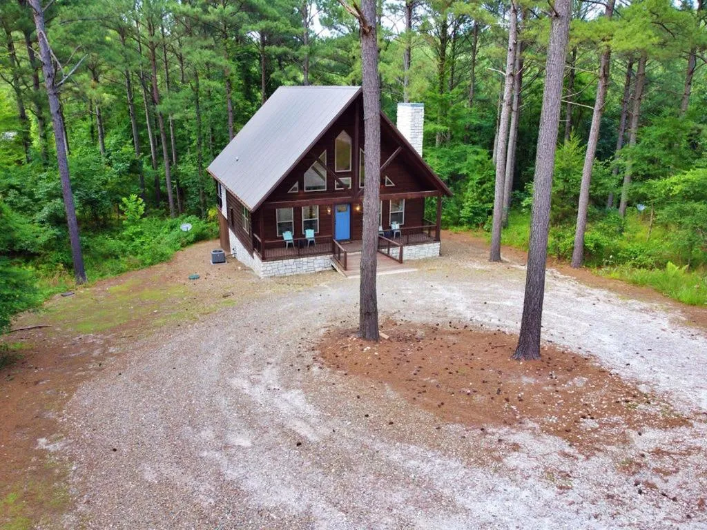 Stunning Luxury Cabin w Hot Tub and Fire Pit Holy Shiplap is Perfect Romantic Couples Getaway