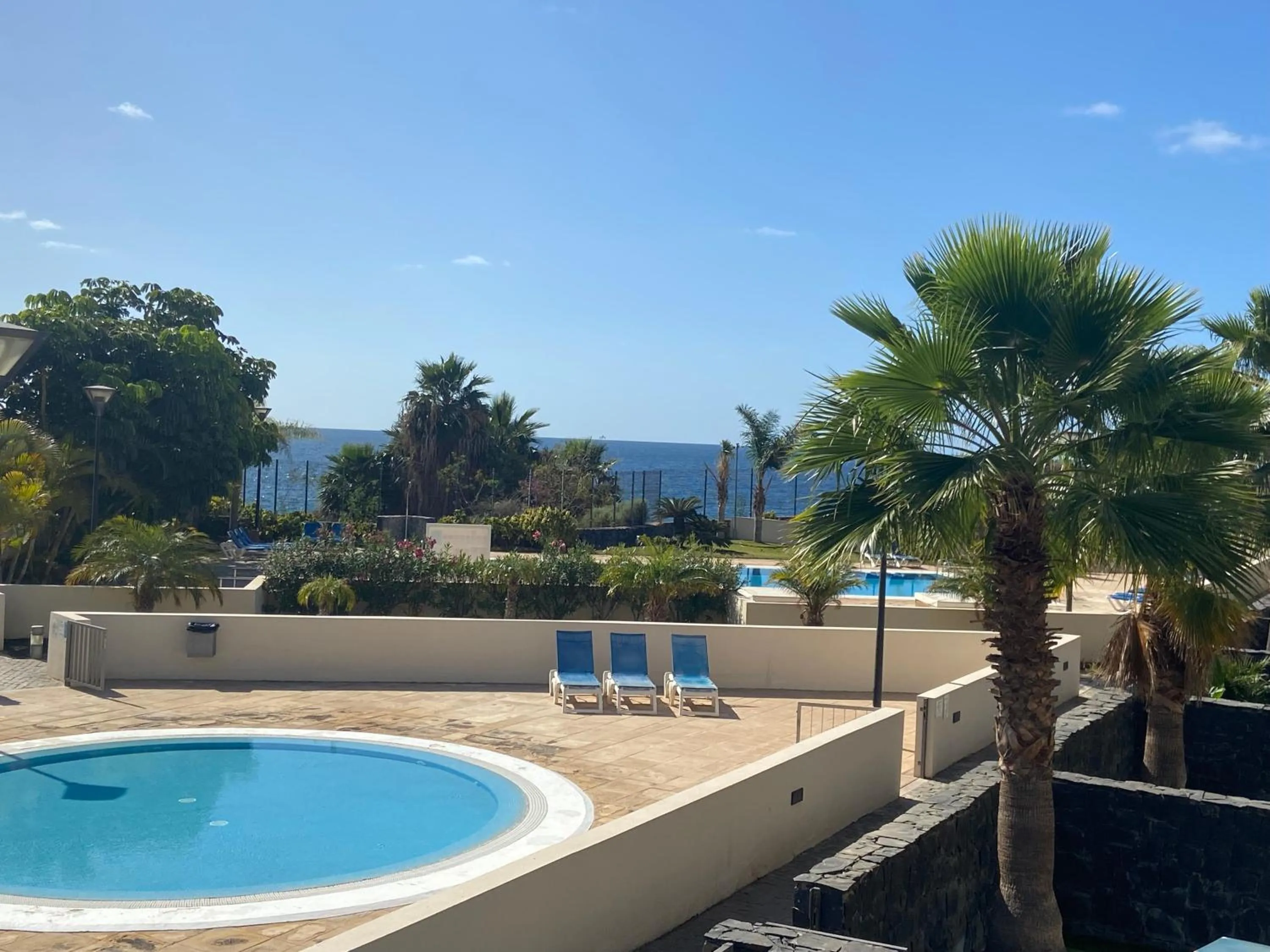 Swimming pool in SUN BAY VILLAS APARTMENT