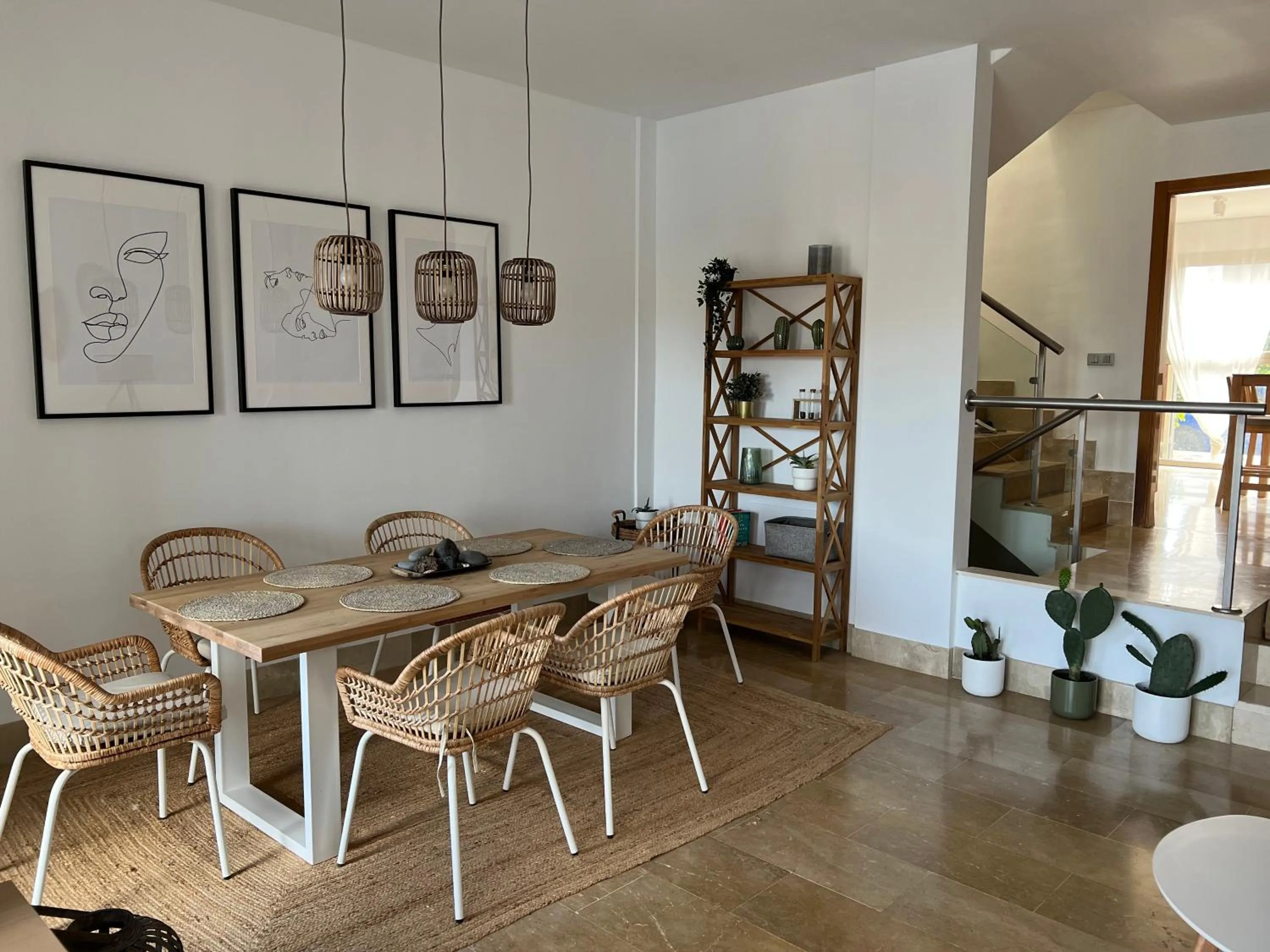 Dining area in SUN BAY VILLAS APARTMENT