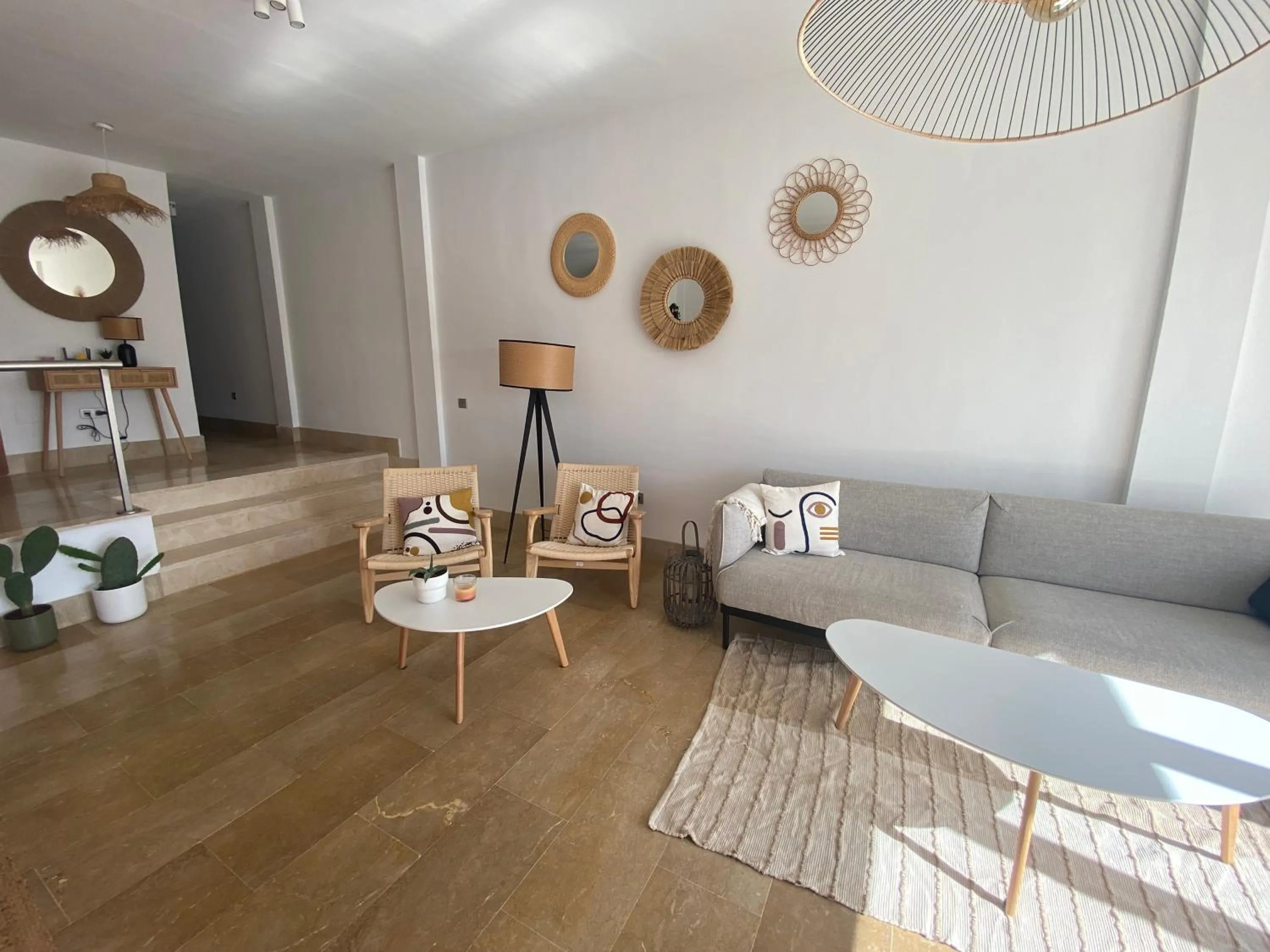 Seating area in SUN BAY VILLAS APARTMENT