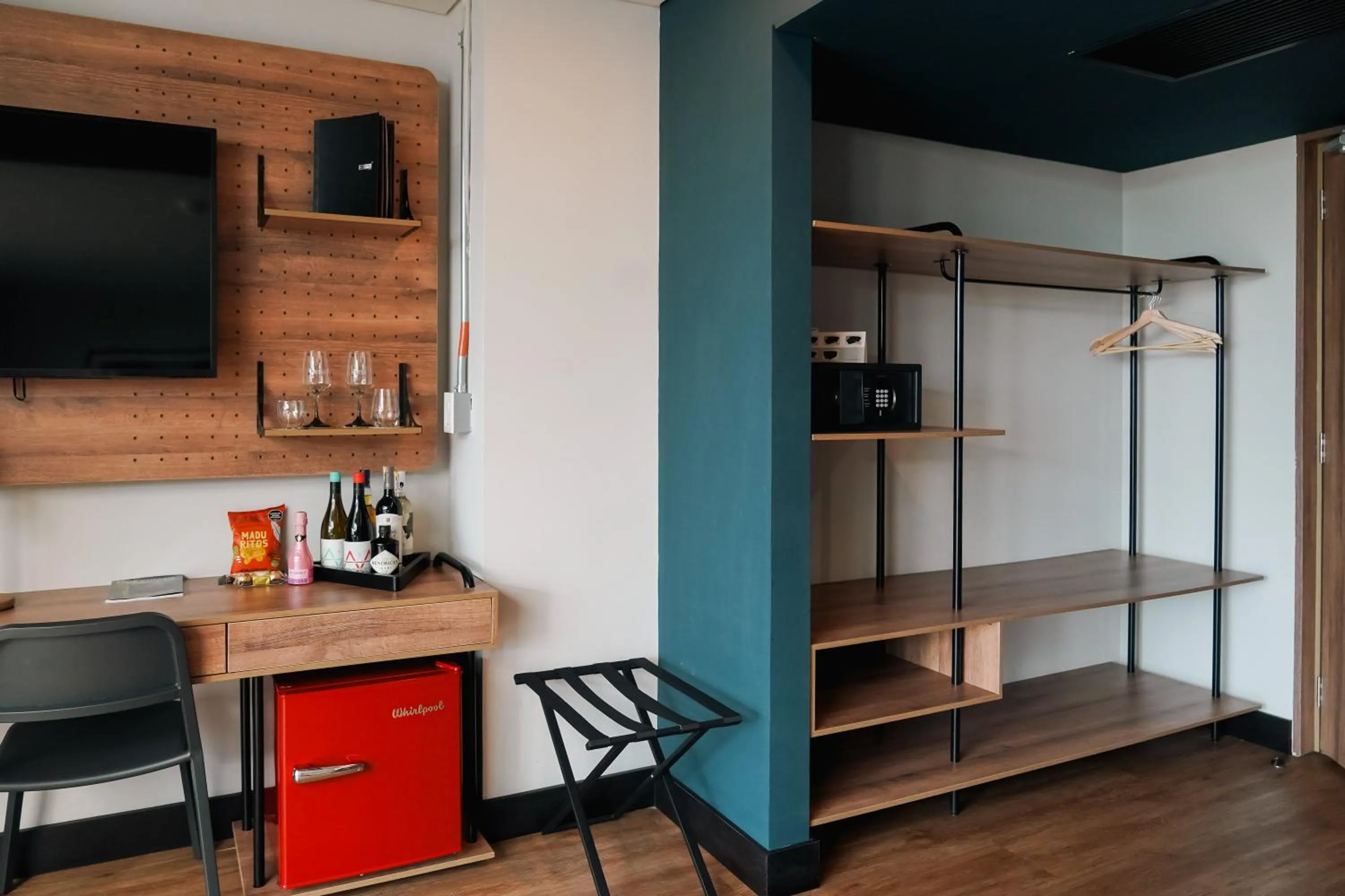 TV and multimedia in Hotel Sexto by Icono