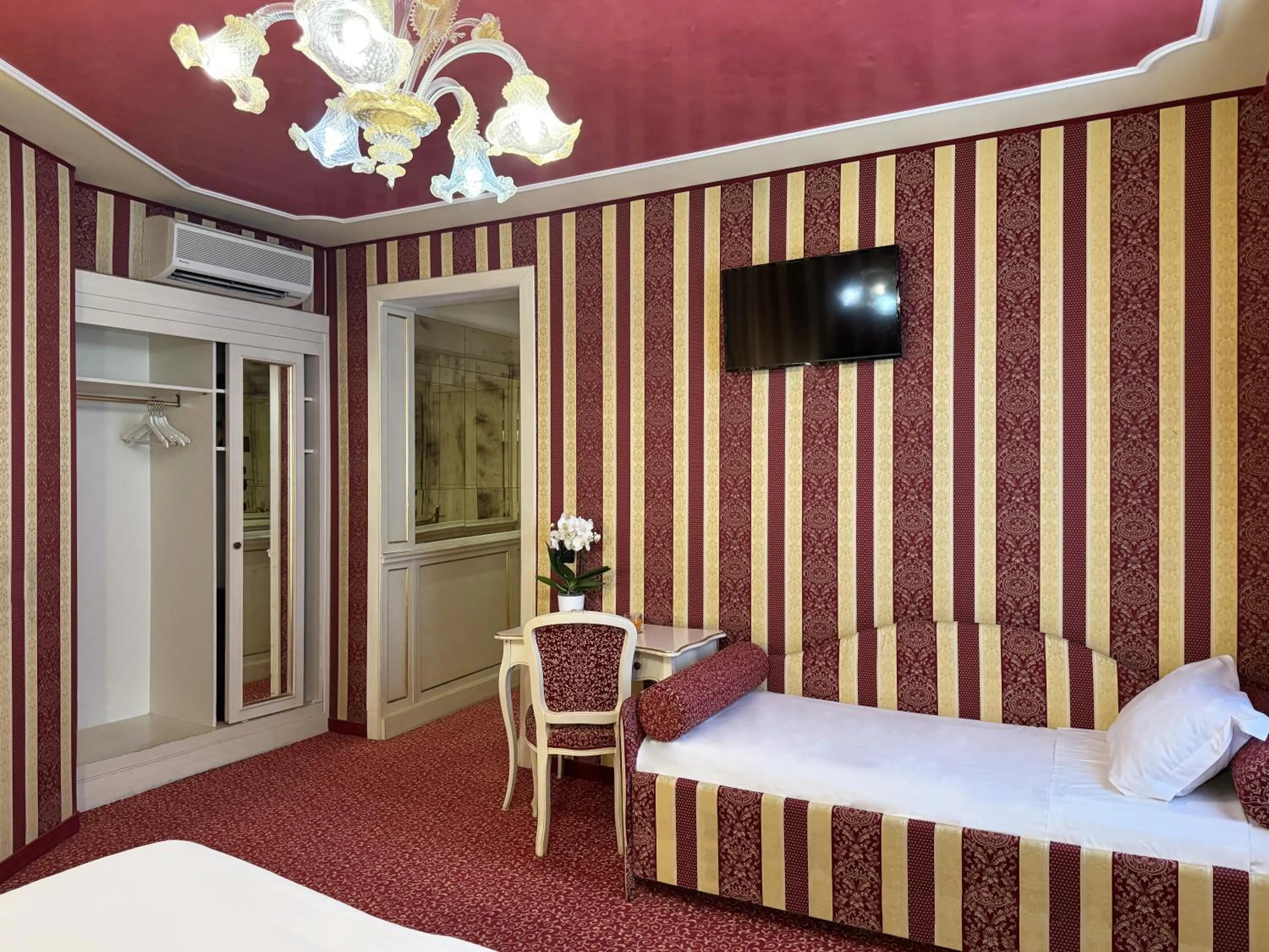 Bed in Hotel Alcyone