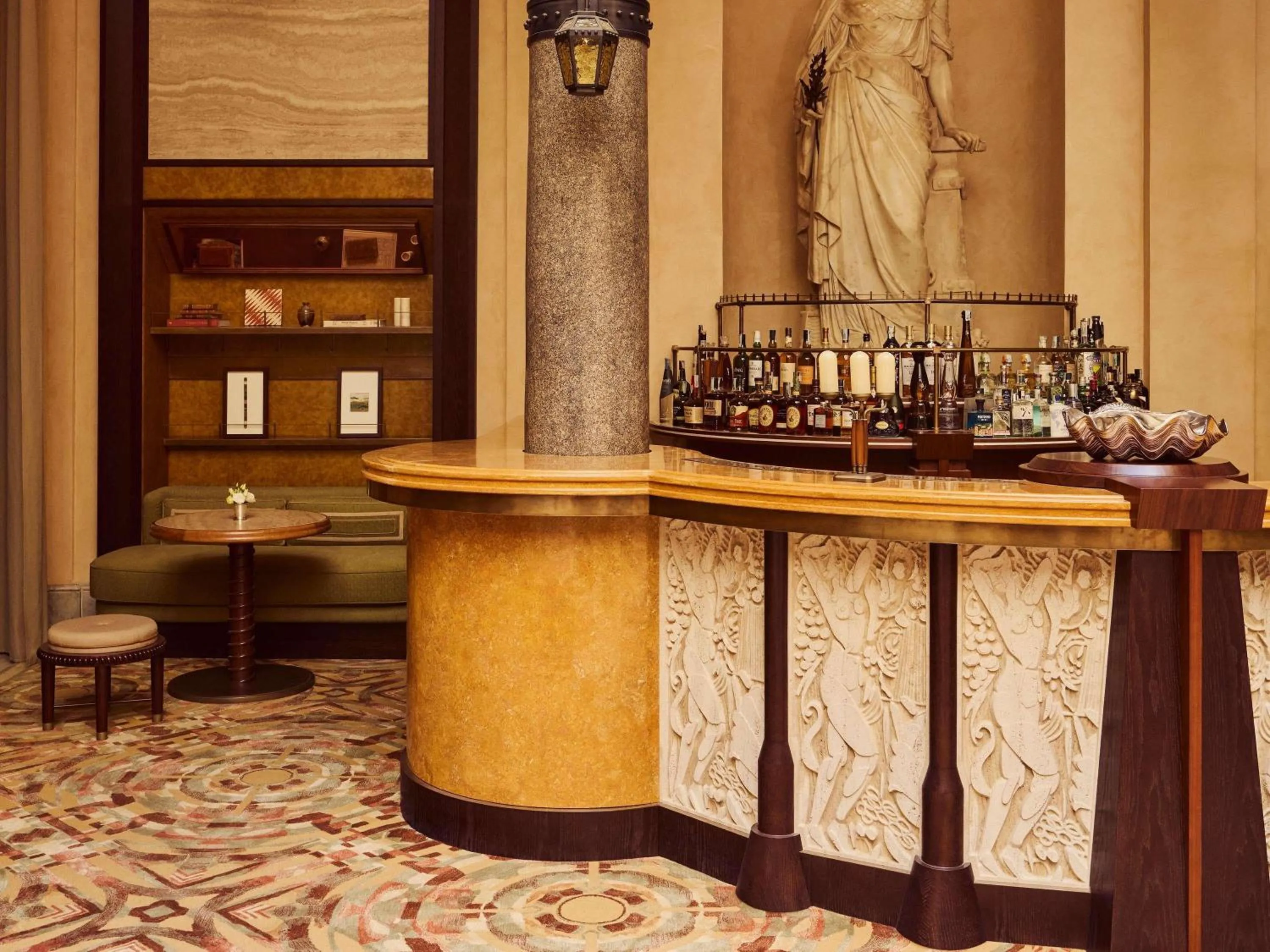 Lounge or bar in Orient Express La Minerva