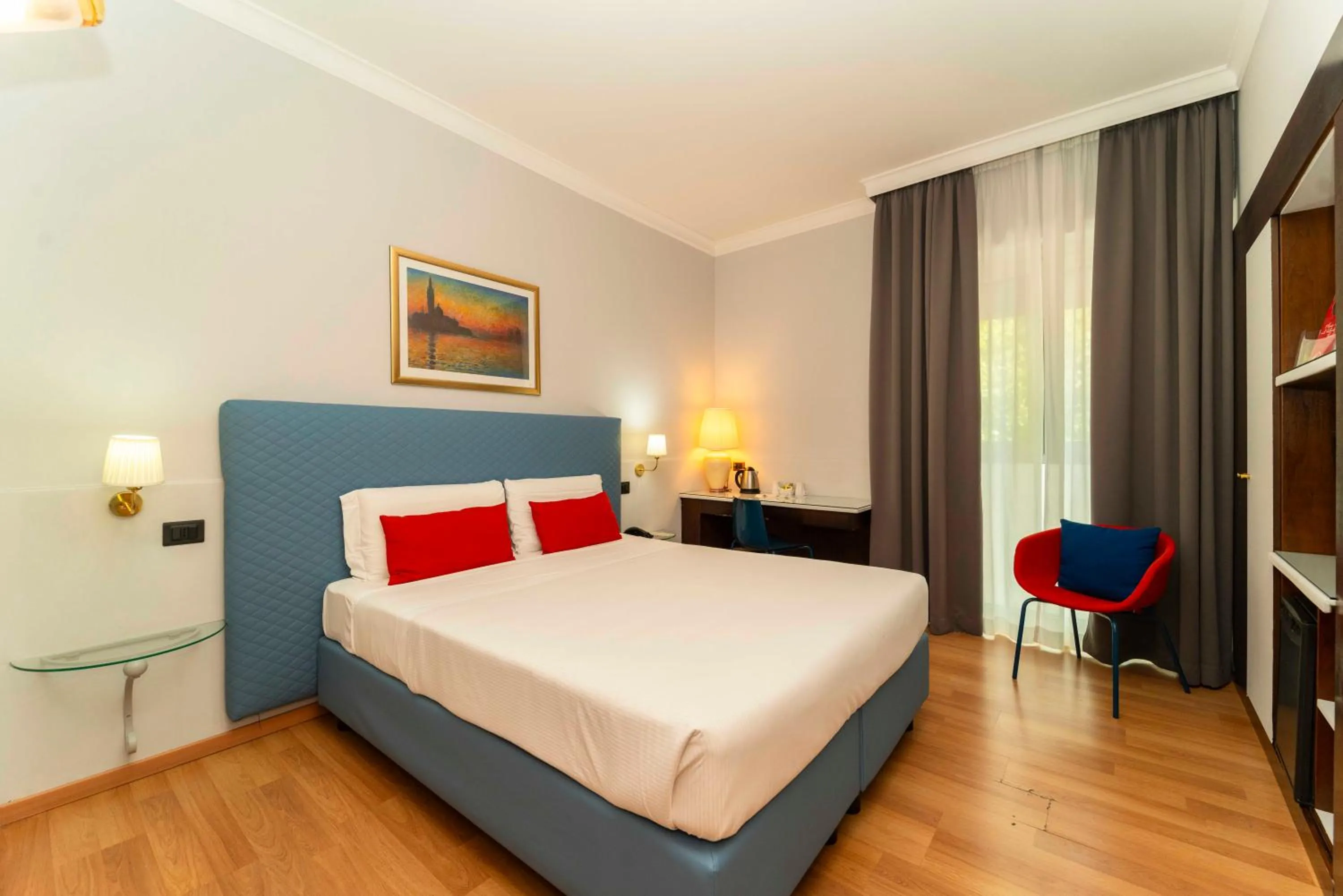 Bedroom, Bed in Hotel Royal Torino Centro Congressi