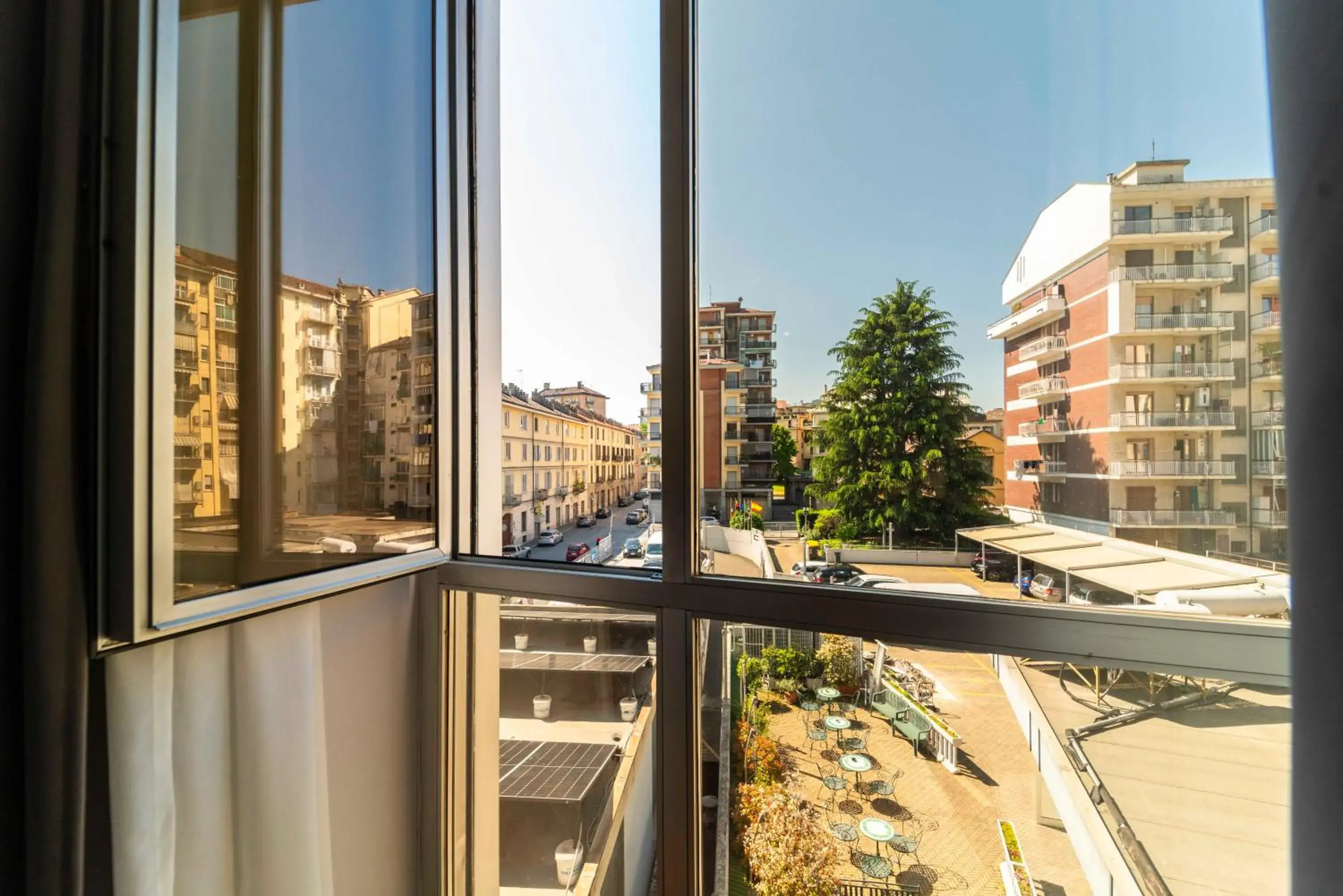 Property building in Hotel Royal Torino Centro Congressi Property building in Hotel Royal Torino Centro Congressi