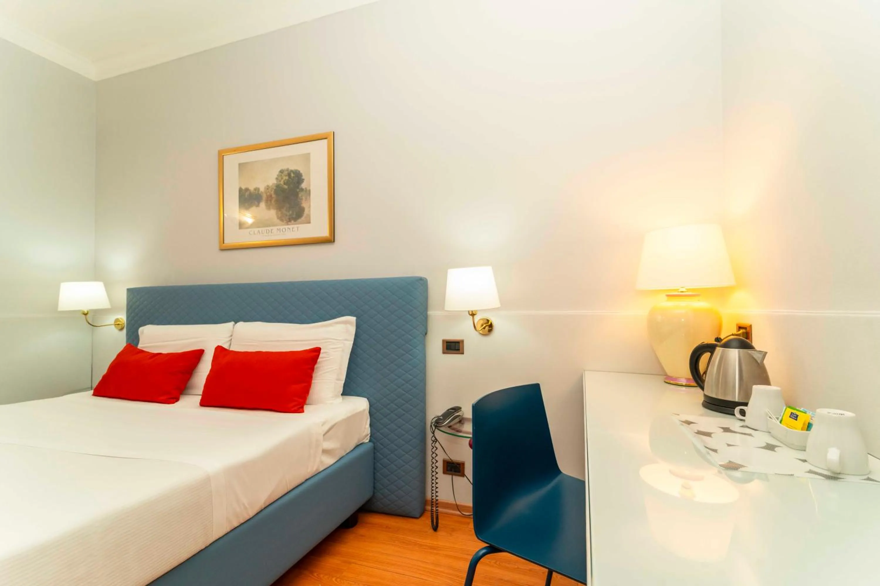 Bedroom, Bed in Hotel Royal Torino Centro Congressi