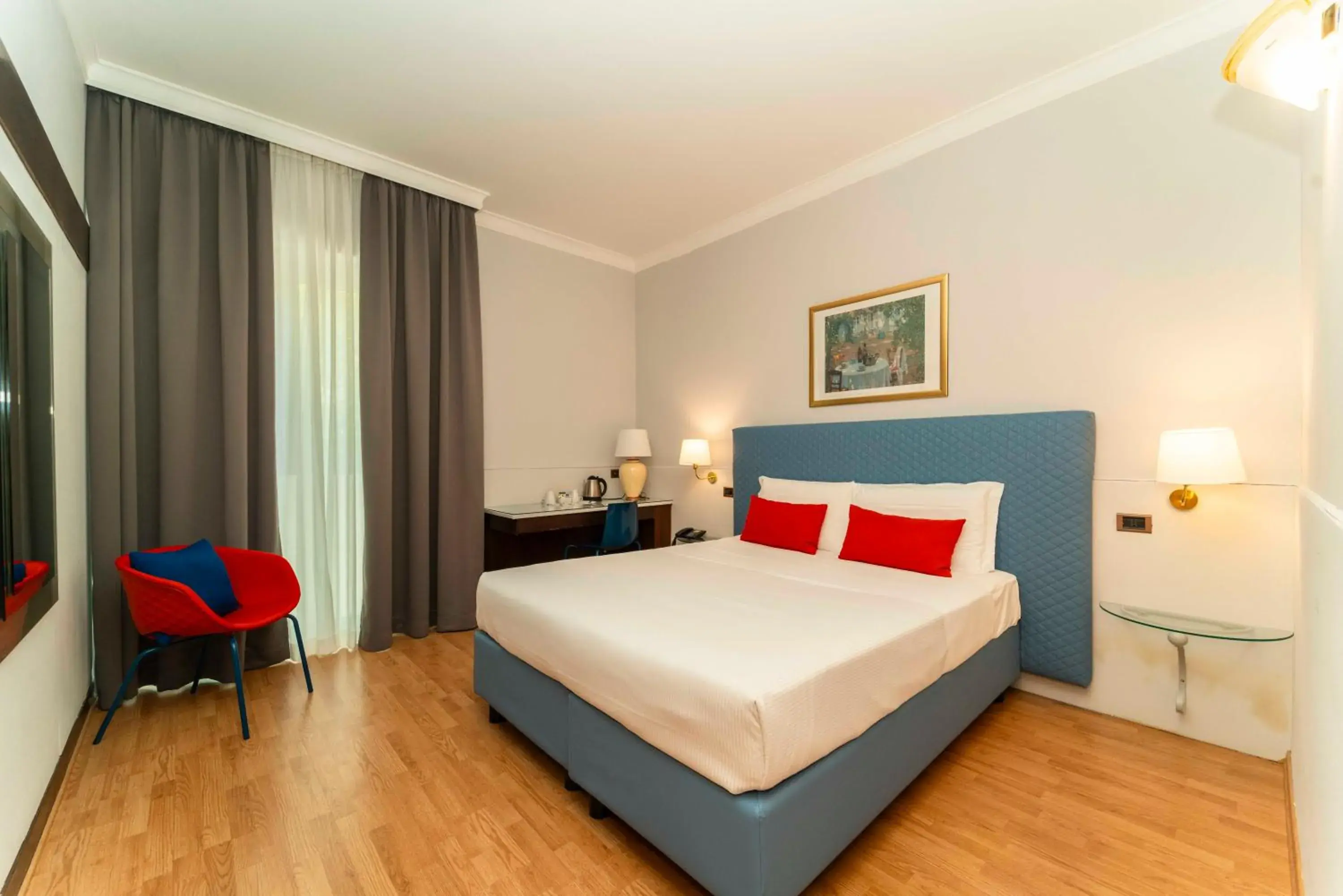 Photo of the whole room, Bed in Hotel Royal Torino Centro Congressi Photo of the whole room, Bed in Hotel Royal Torino Centro Congressi