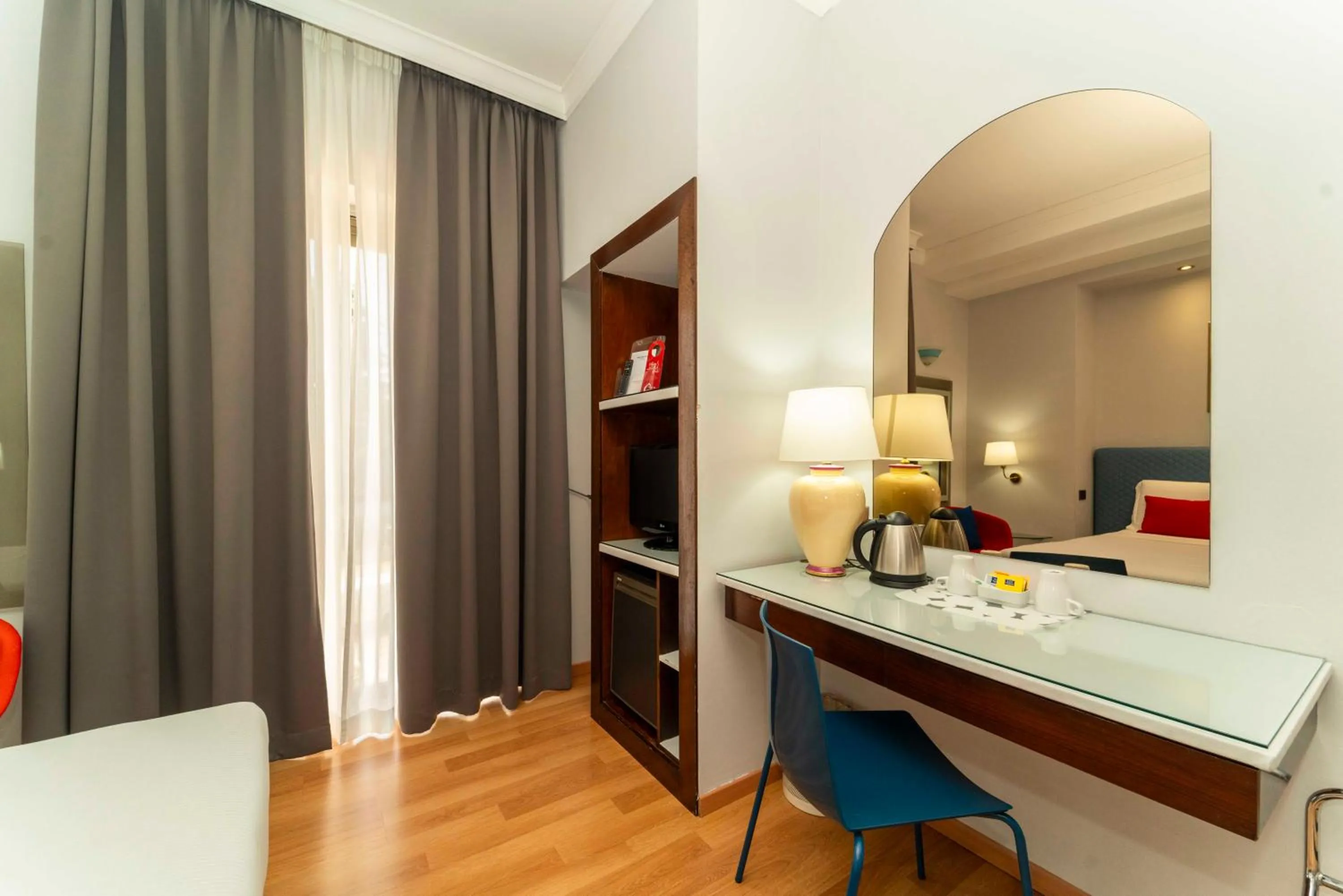 Photo of the whole room, Bed in Hotel Royal Torino Centro Congressi