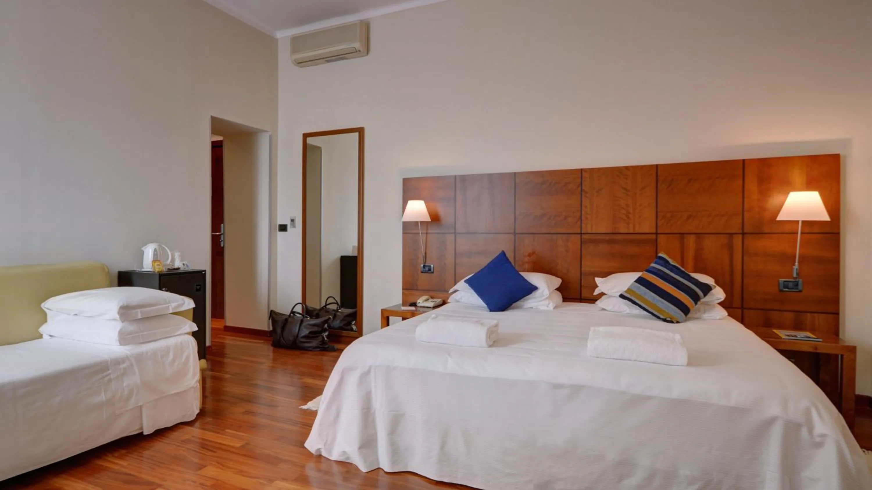 Bedroom, Bed in Best Western Hotel Crimea