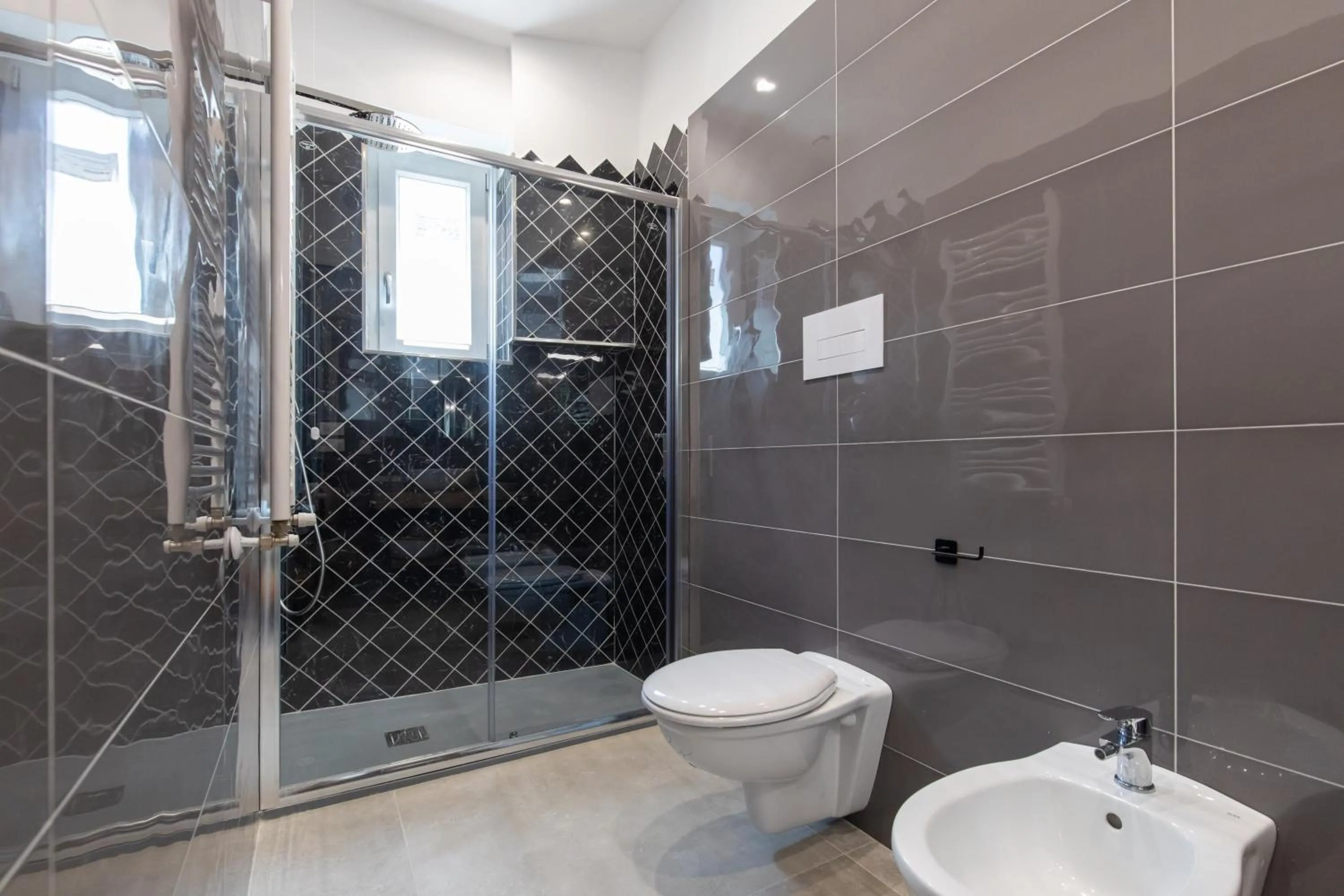 Shower in Baia Flegrea Meublè