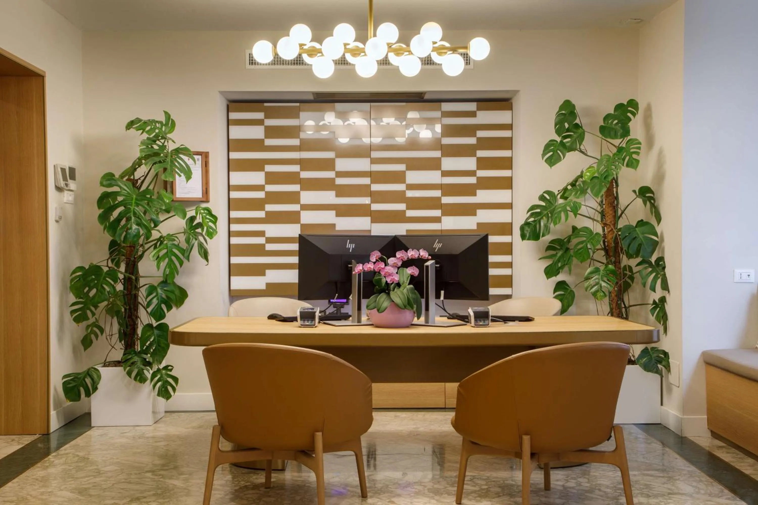 Lobby or reception in Cosmopolita Hotel Rome, Tapestry Collection by Hilton