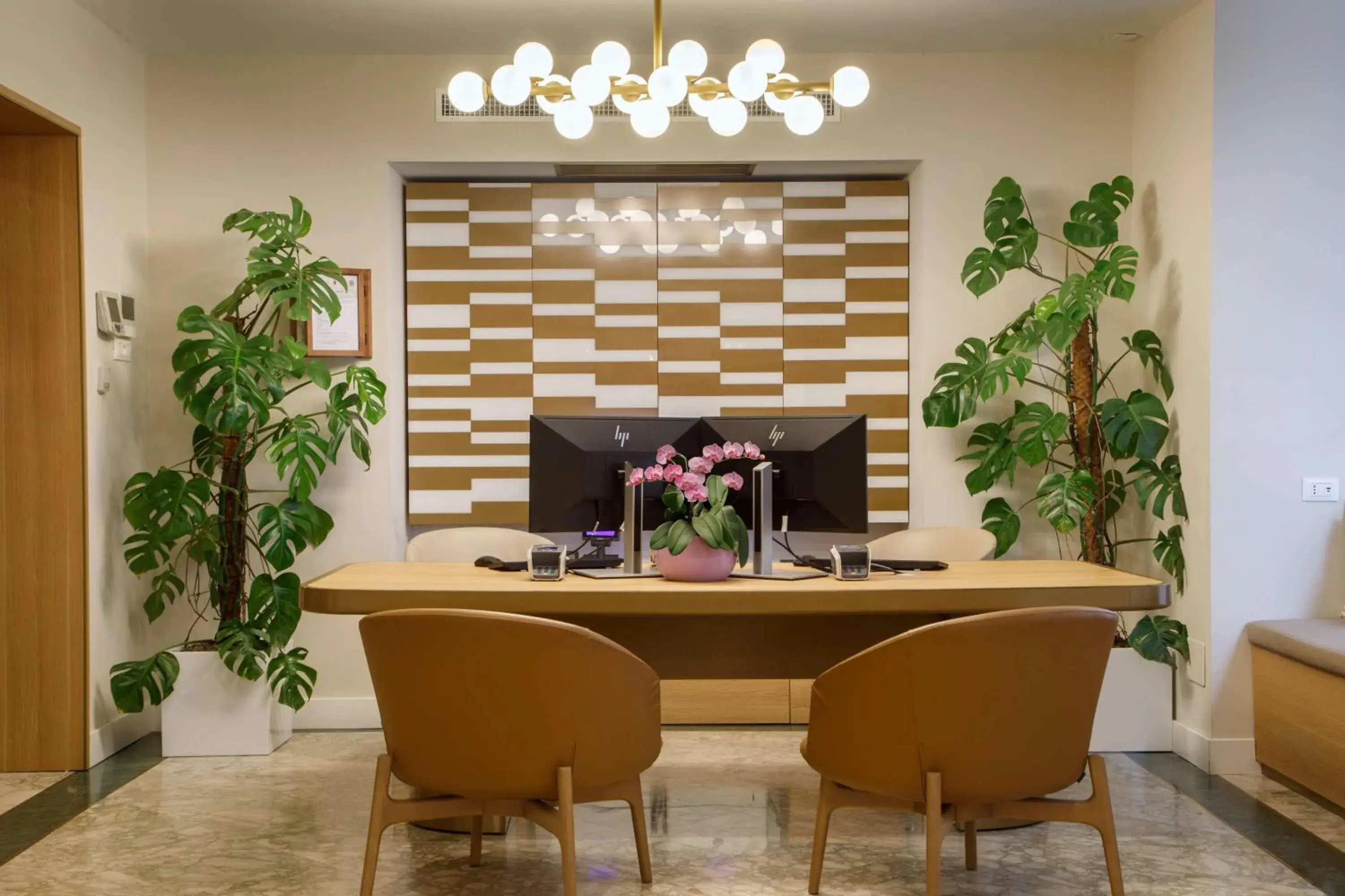 Lobby or reception in Cosmopolita Rome Colosseum, Tapestry Collection by Hilton Lobby or reception in Cosmopolita Rome Colosseum, Tapestry Collection by Hilton