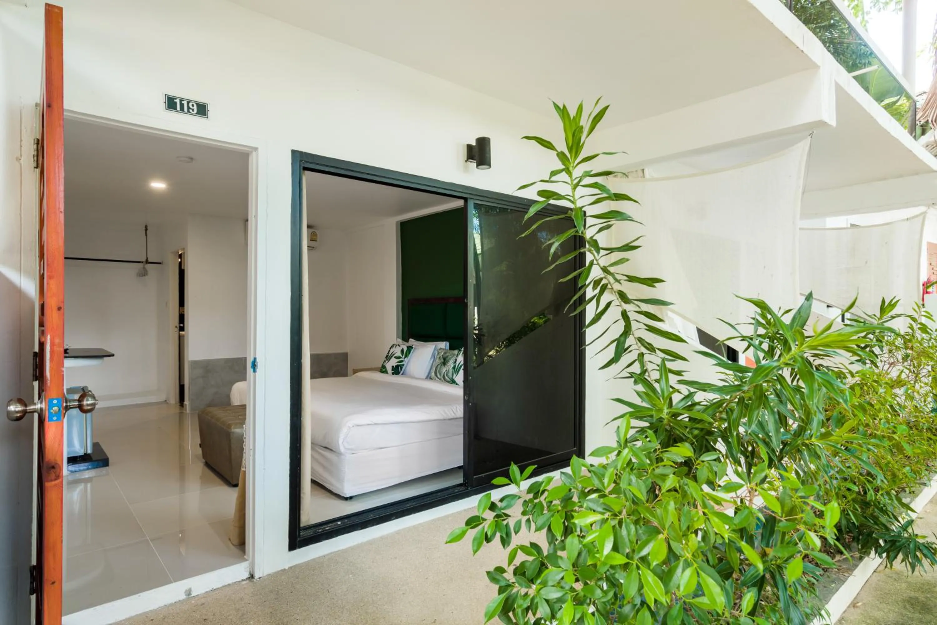 Balcony/Terrace, Bed in 4U Resort Samui