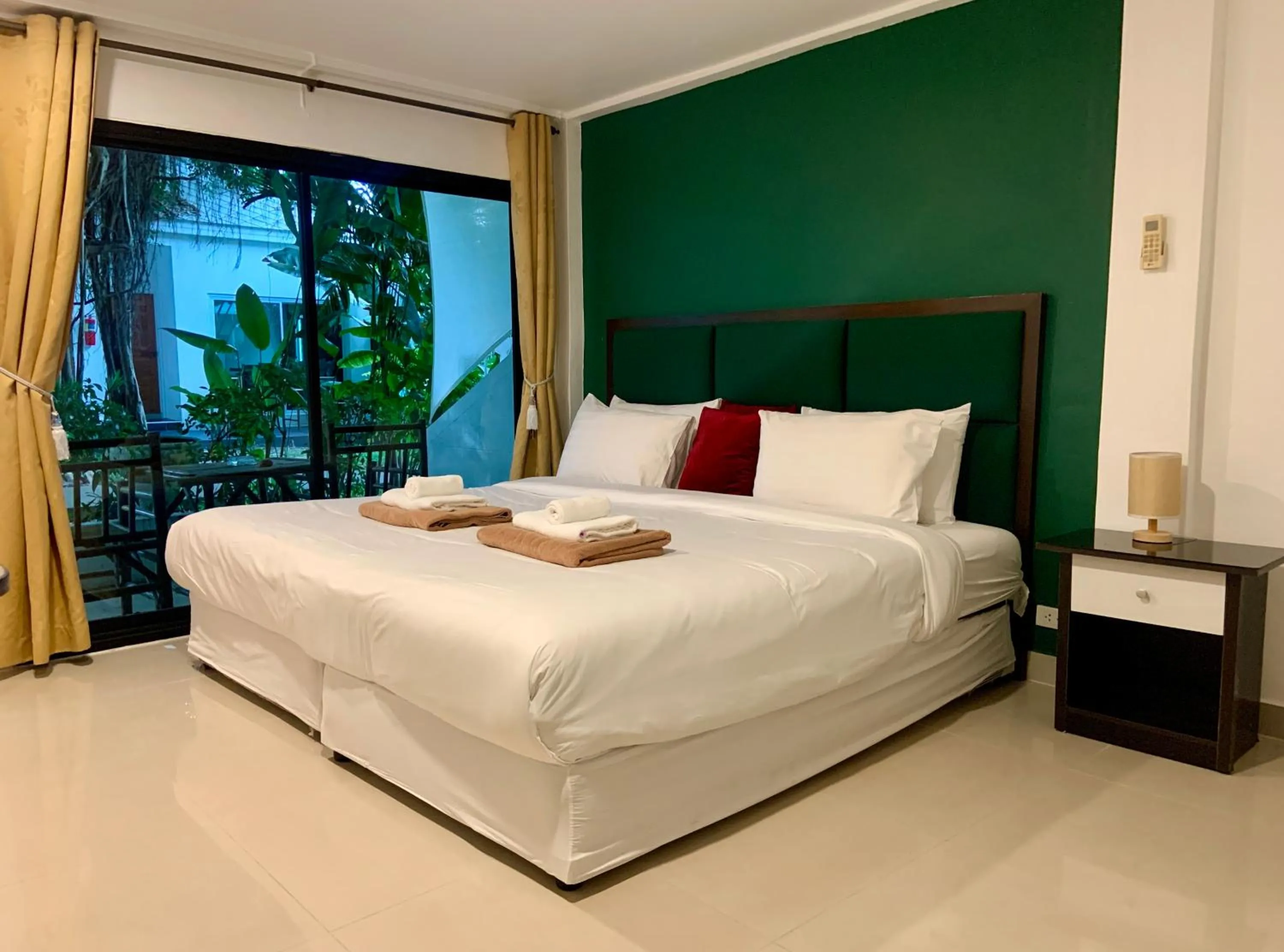 Bedroom, Bed in 4U Resort Samui
