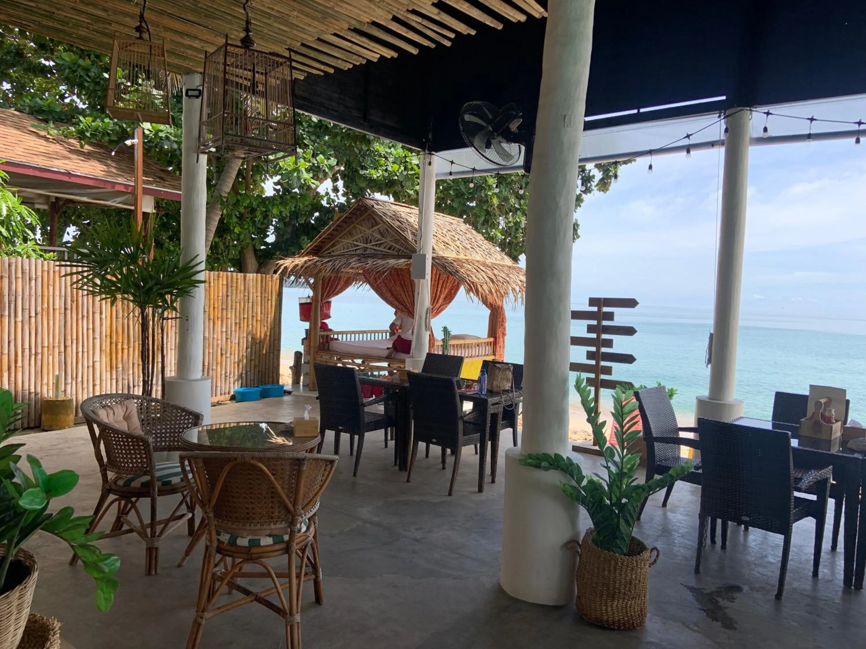 Restaurant/places to eat in 4U Resort Samui