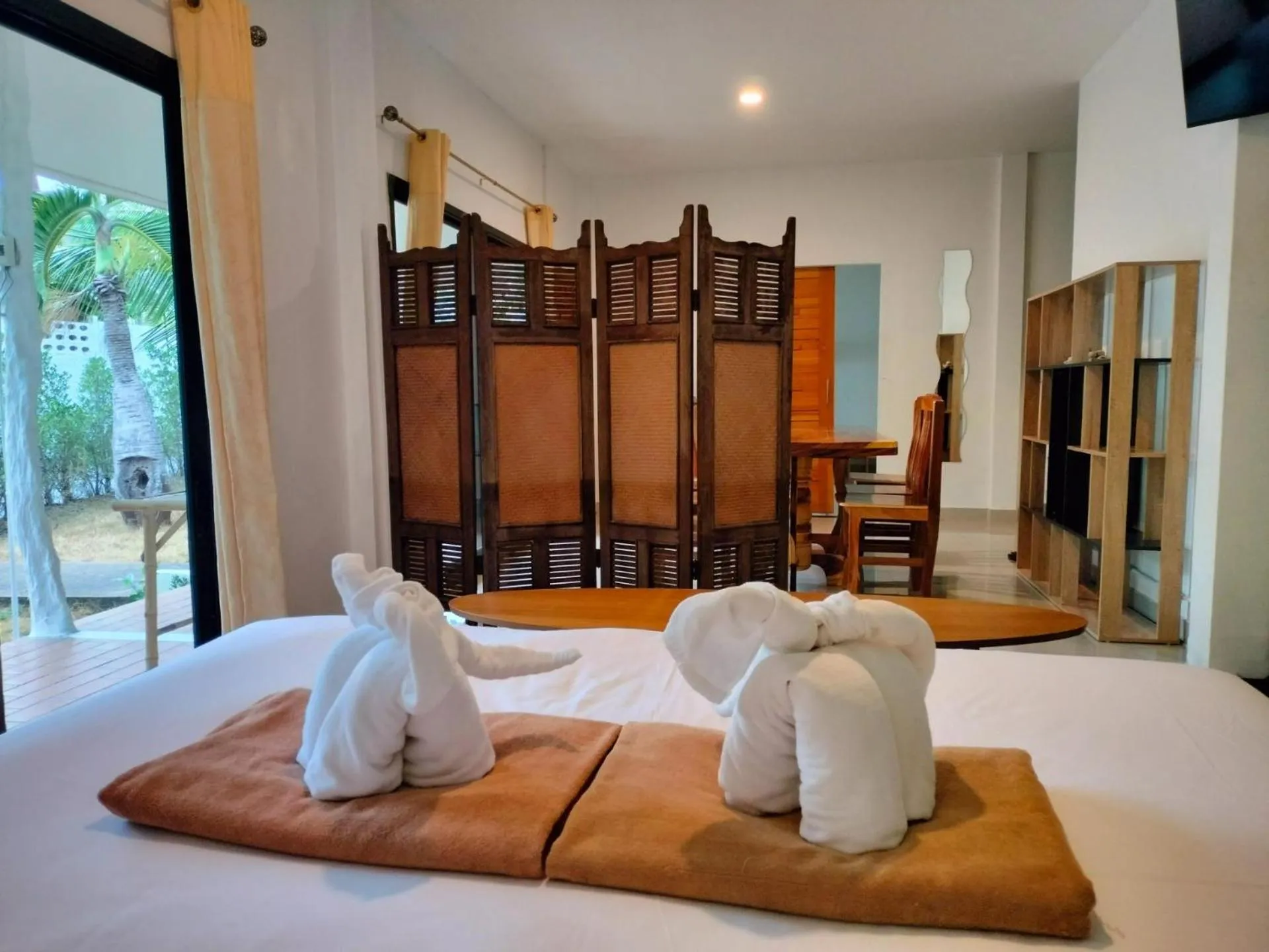 Bedroom, Bed in 4U Resort Samui