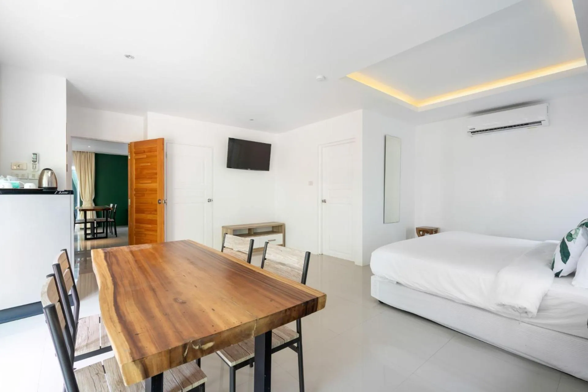 Photo of the whole room, Bed in 4U Resort Samui