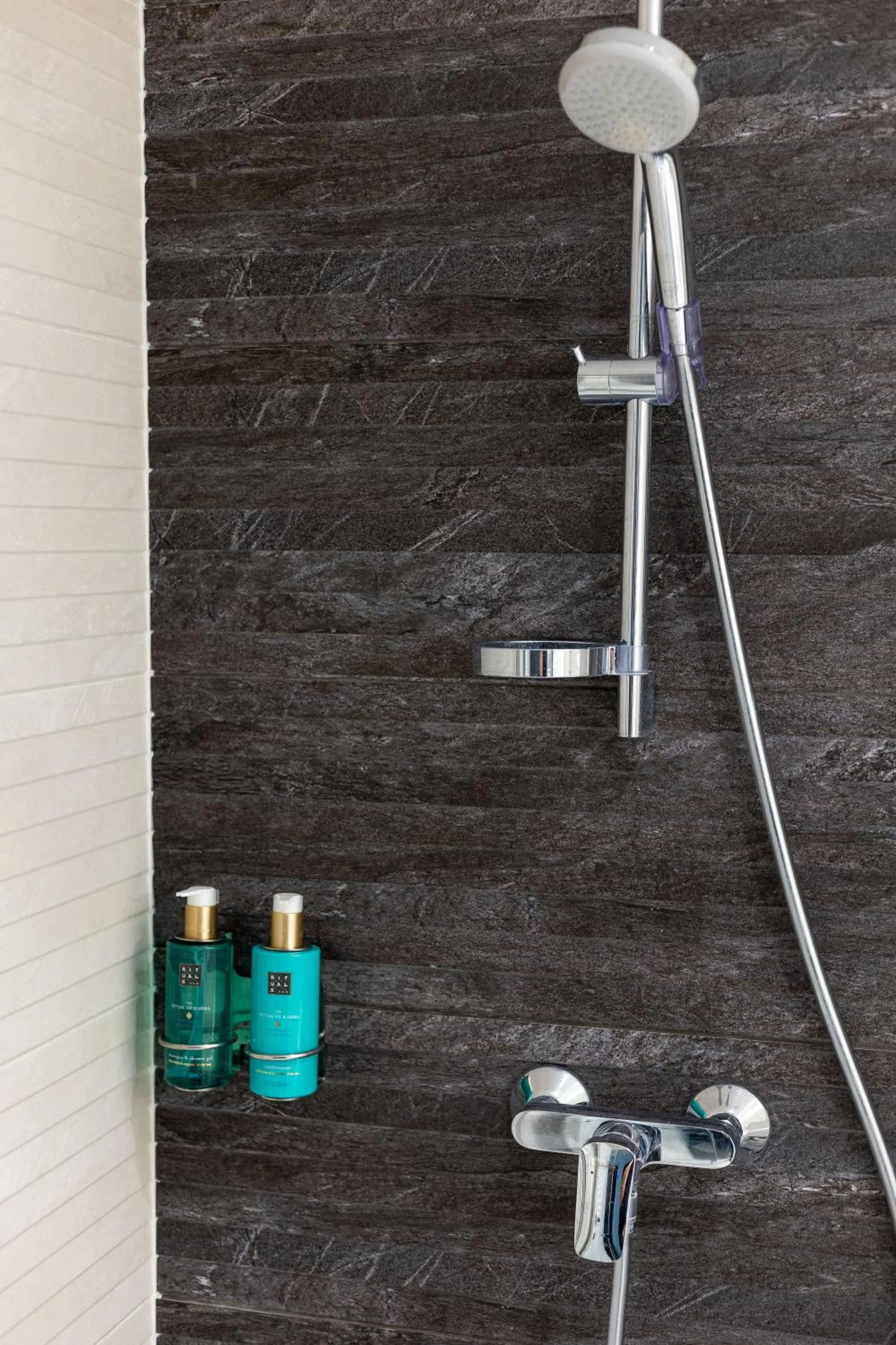 Shower in Avand Apartments Debrecen