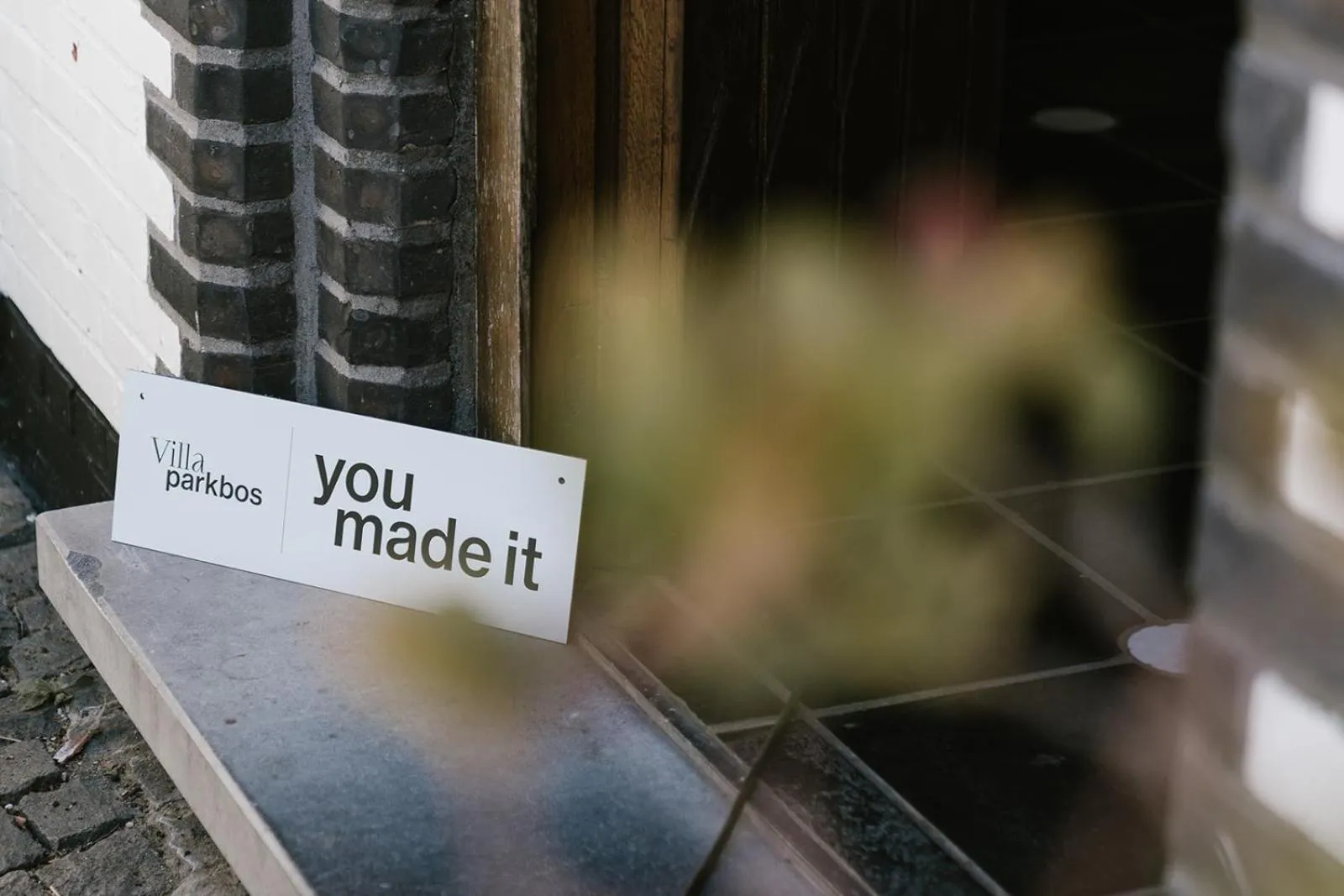 Text overlay in Villa Parkbos