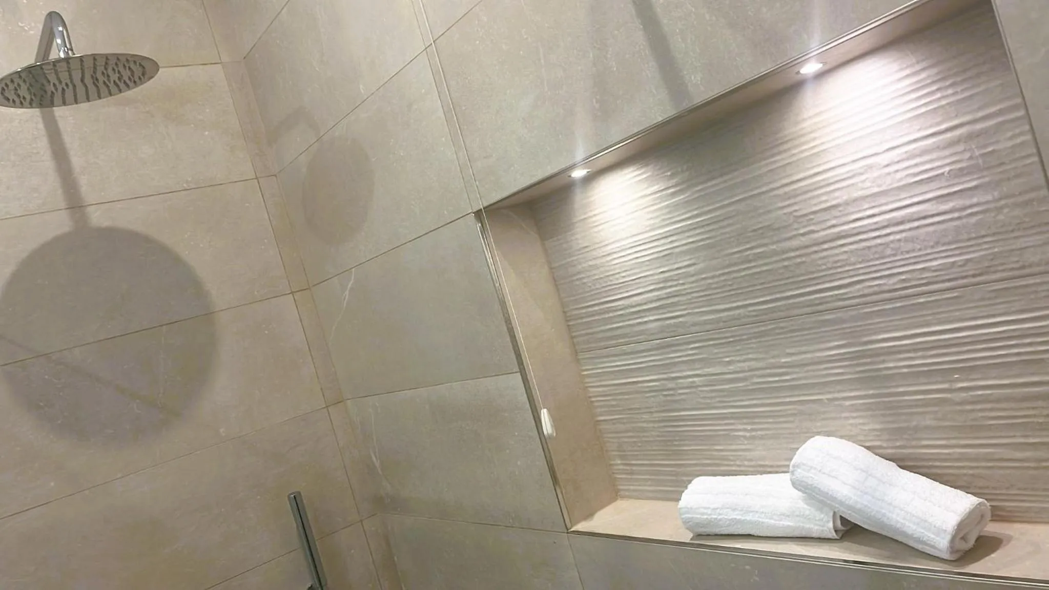 Shower in Hotel Biancamano