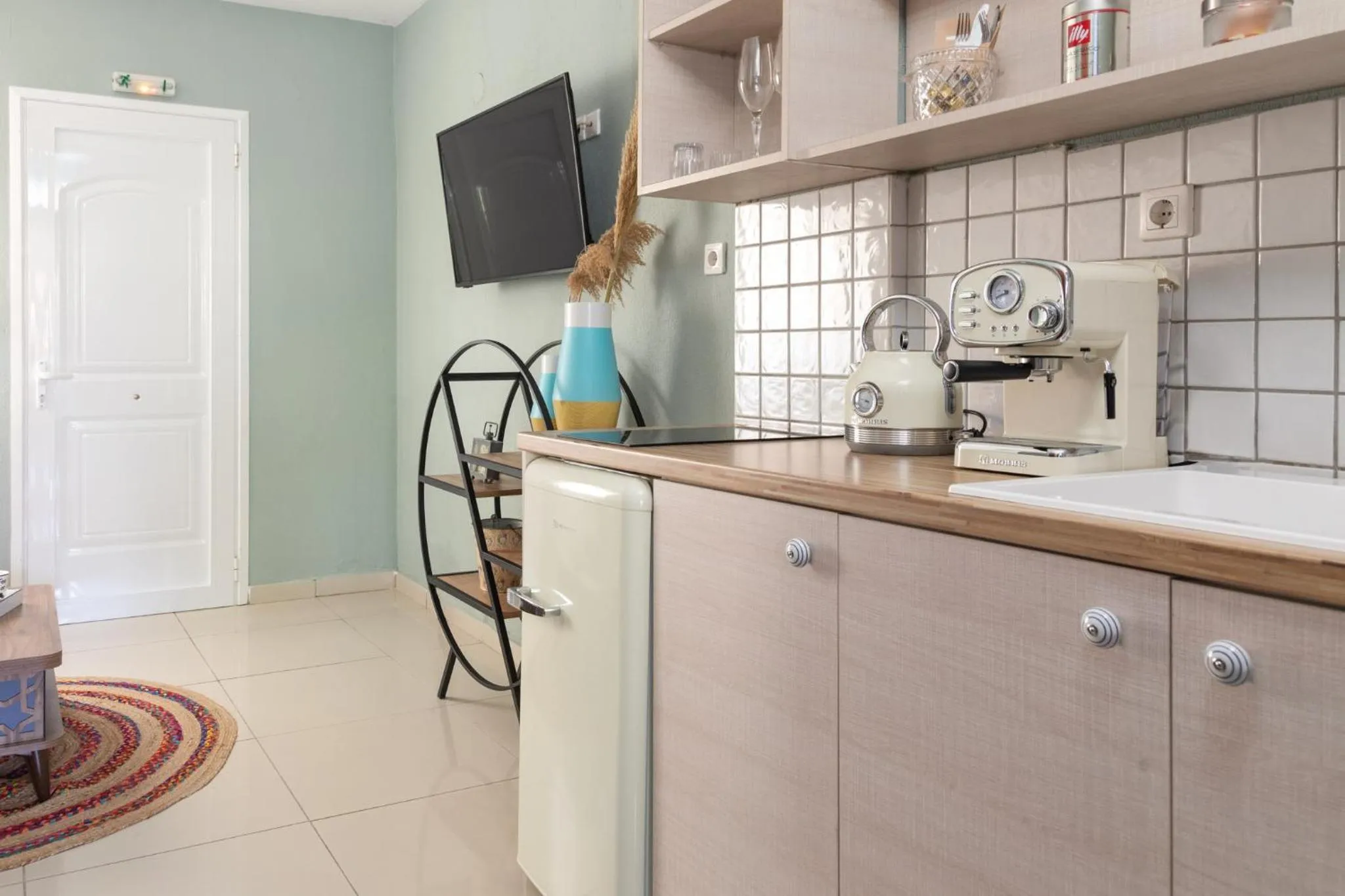 kitchen in Arsas Suites