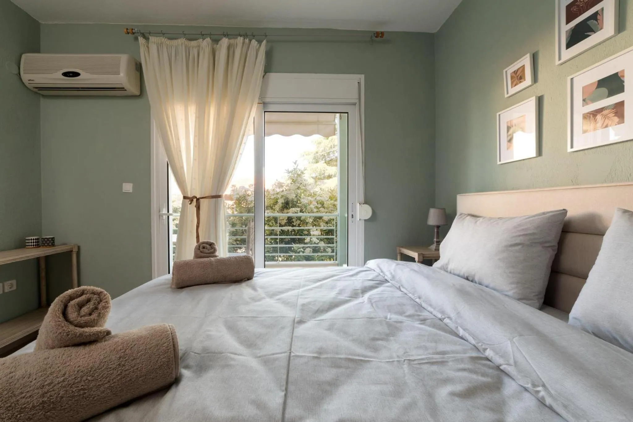 Bedroom, Bed in Arsas Suites