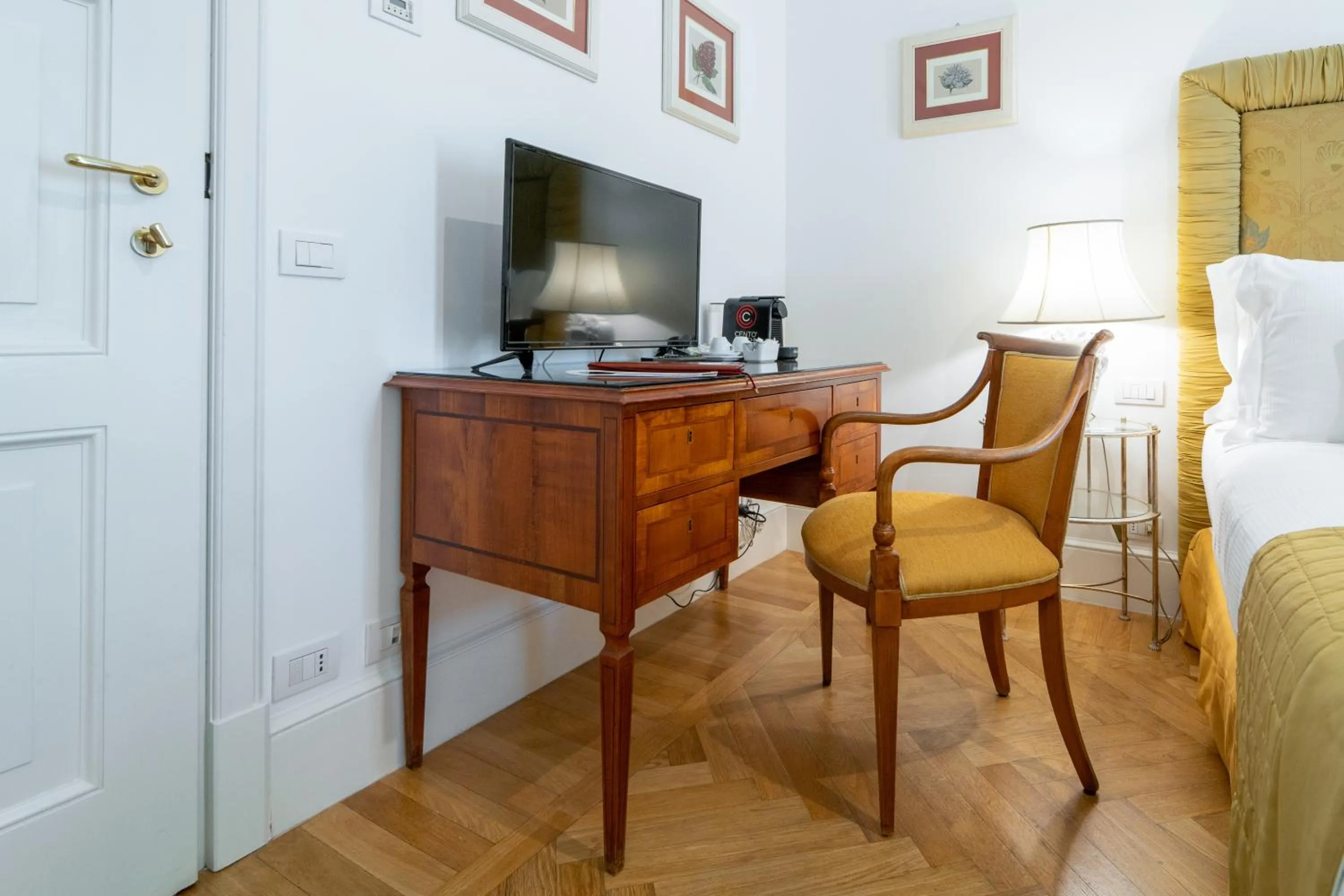 Photo of the whole room in Relais Villa San Martino