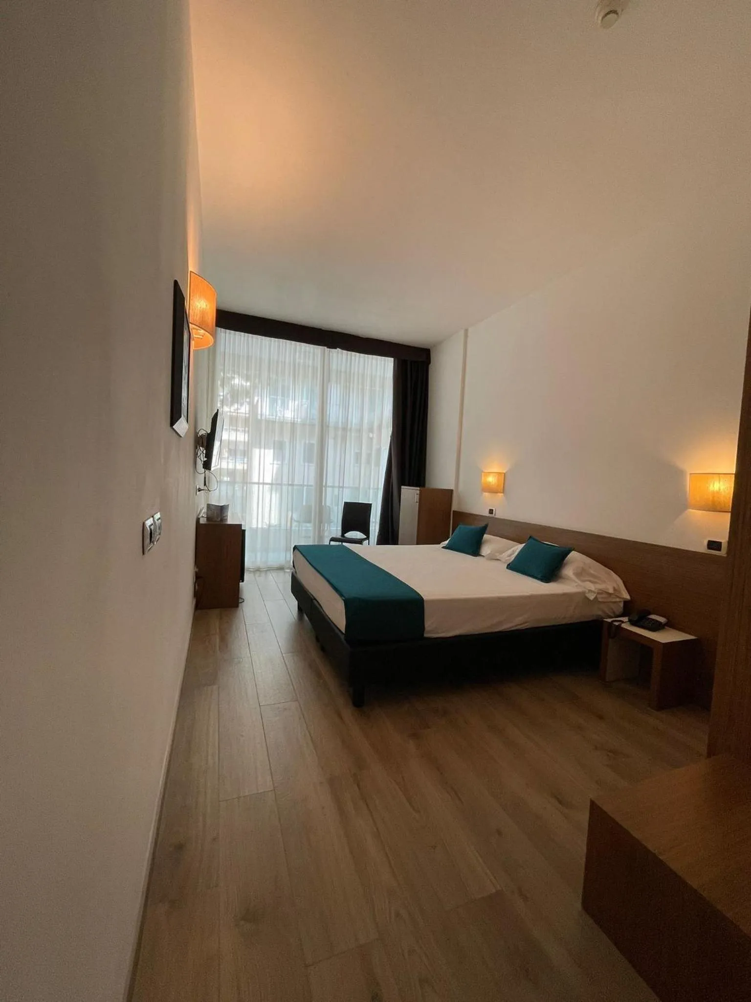 Facility for disabled guests, Bed in Hotel Cristallo