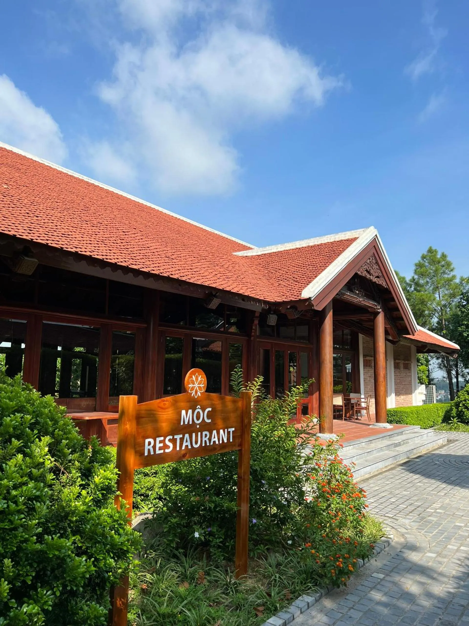 Restaurant/places to eat in Senna Wellness Retreat