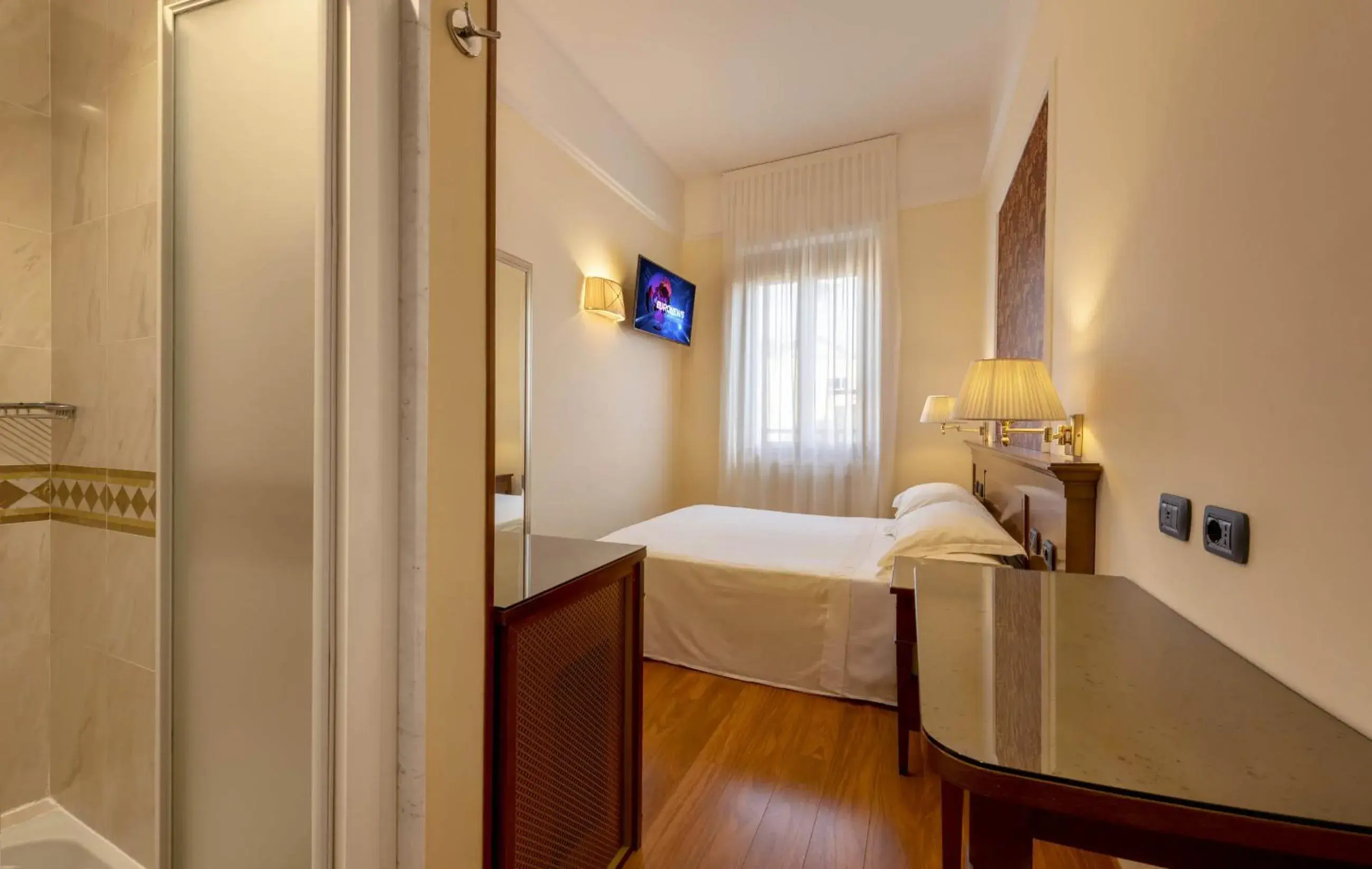 Bed in Lancaster Hotel Bed in Lancaster Hotel