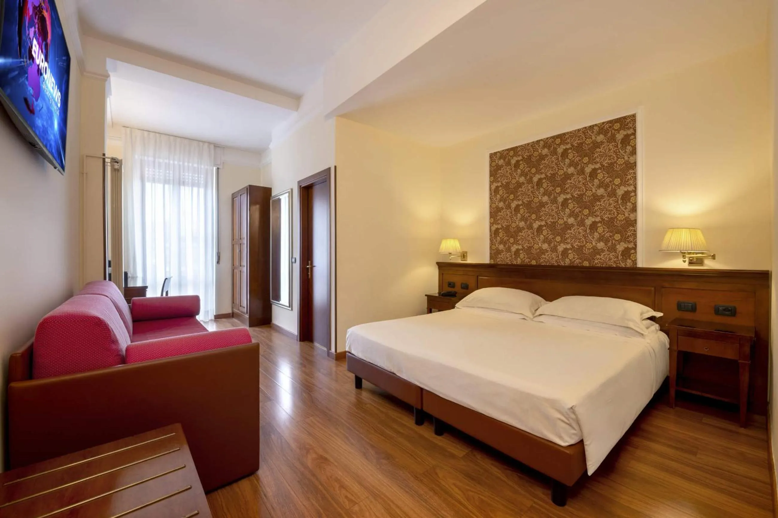 Bedroom, Bed in Lancaster Hotel