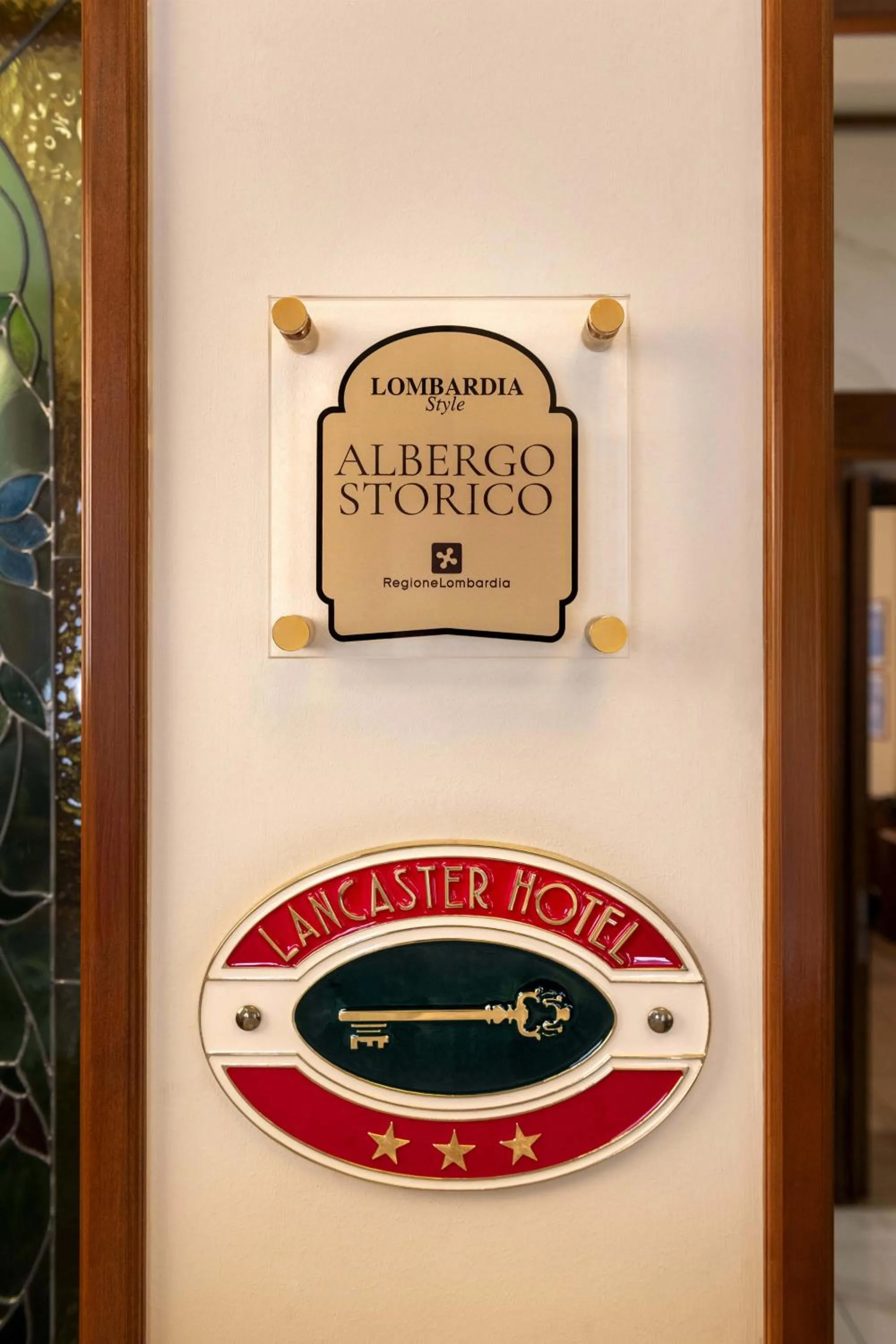 Certificate/Award in Lancaster Hotel