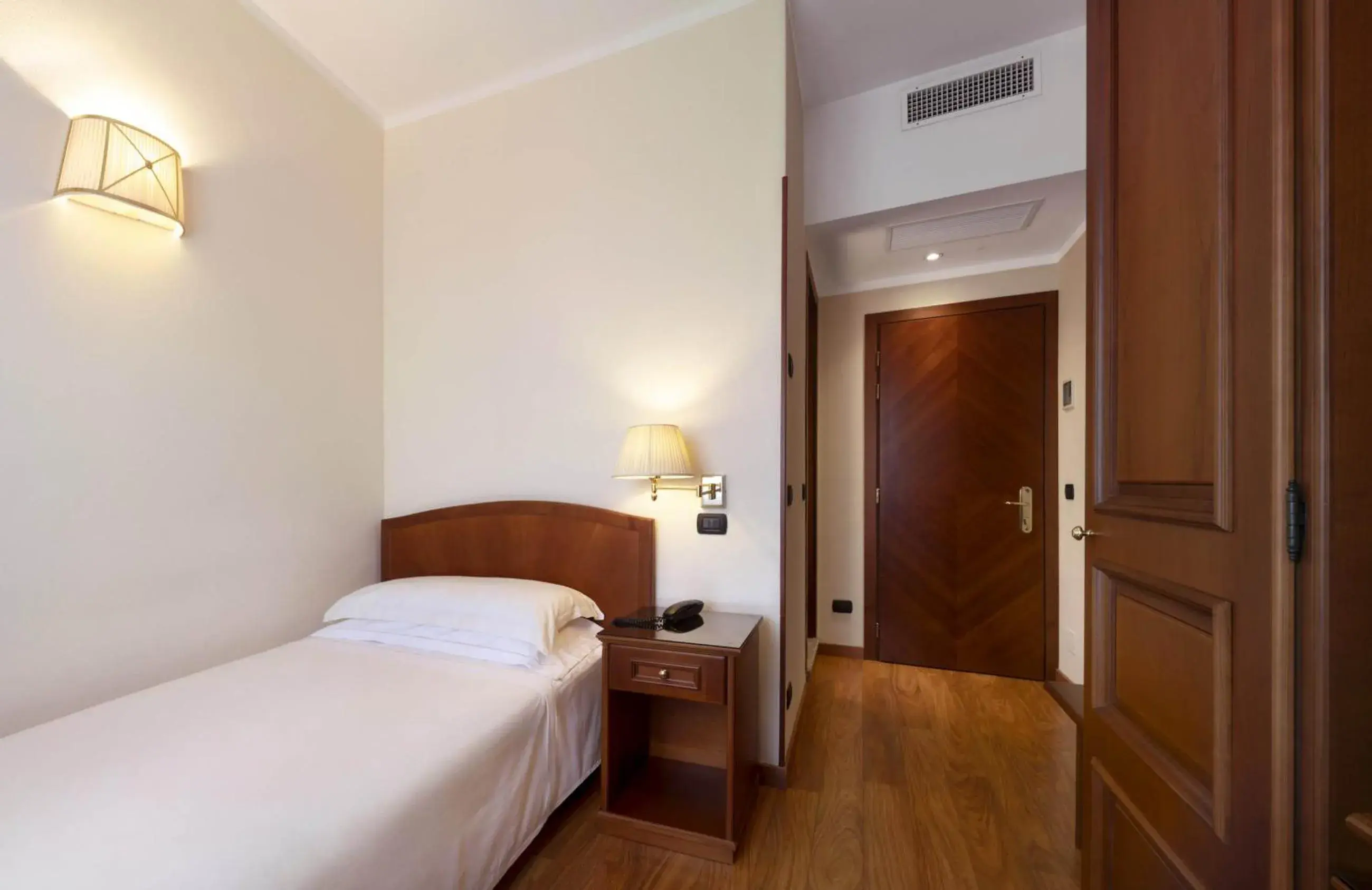 Bed in Lancaster Hotel Bed in Lancaster Hotel