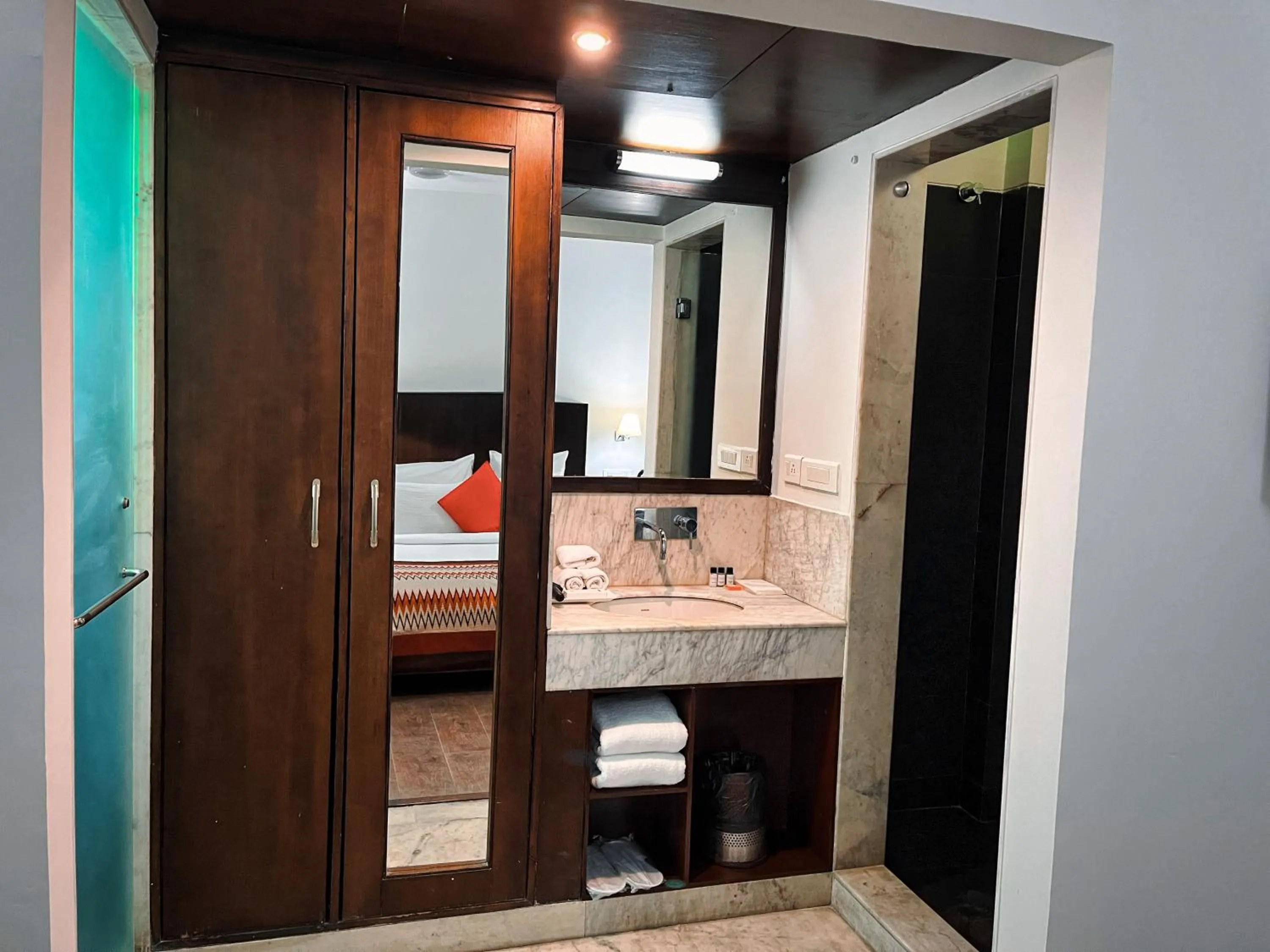 Bathroom in The Orion Express