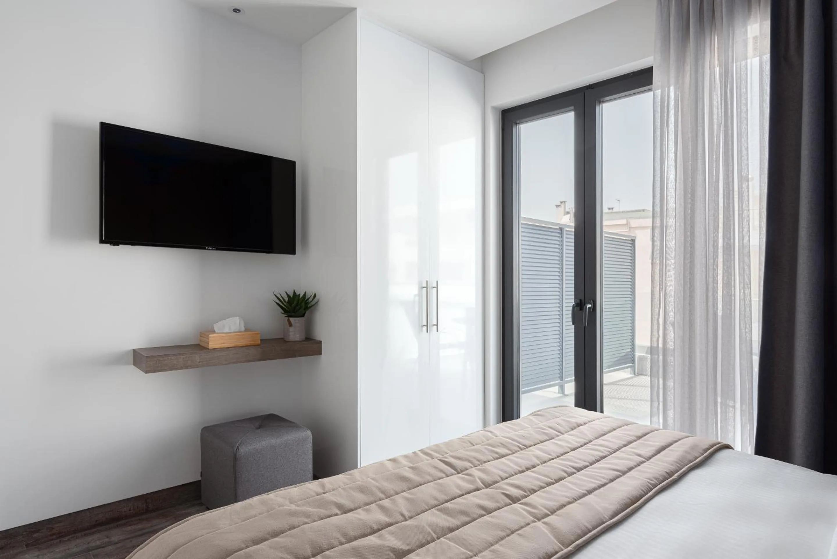 Bed in Athenian Spirit