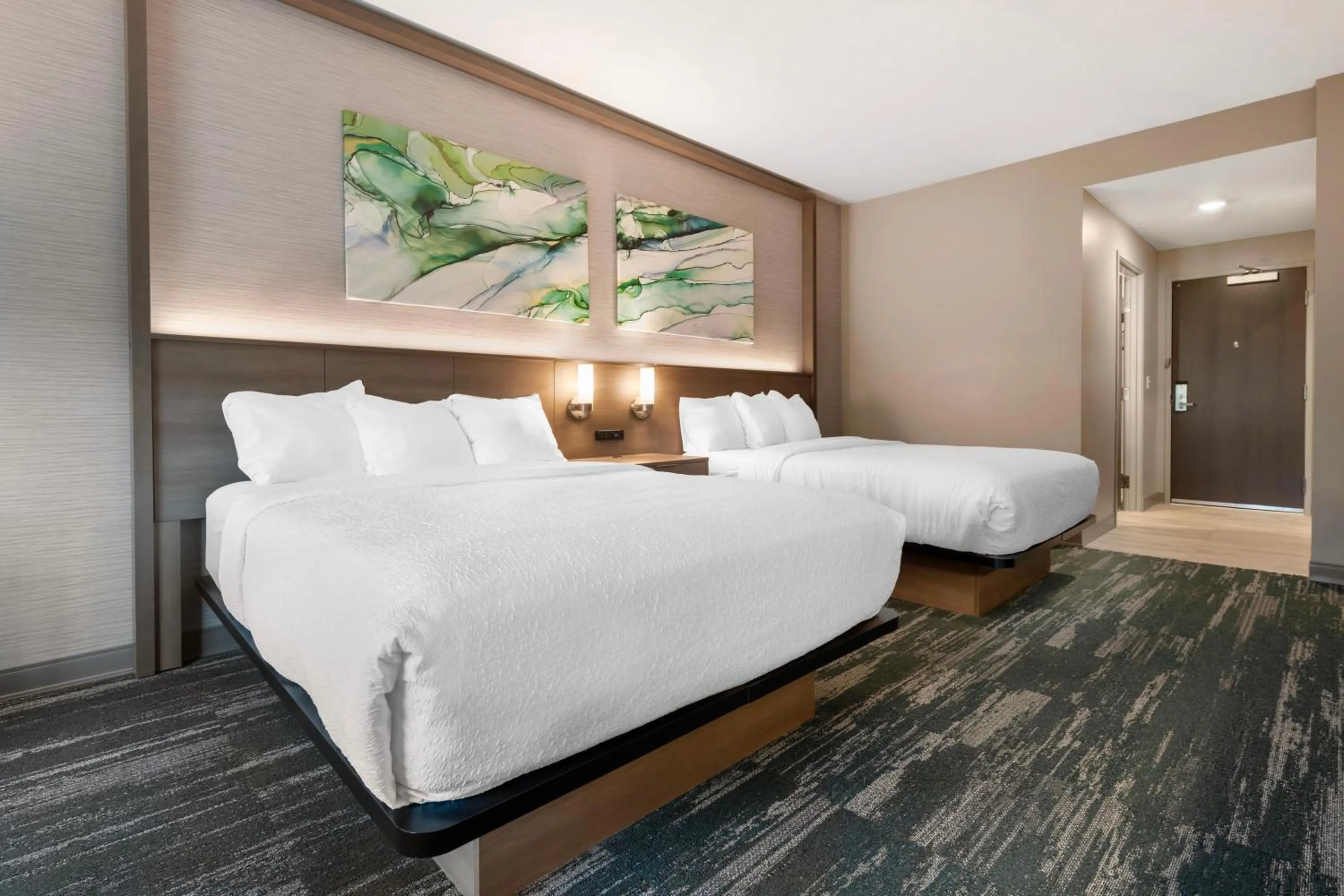 Photo of the whole room, Bed in Best Western Plus Grand Rapids MN